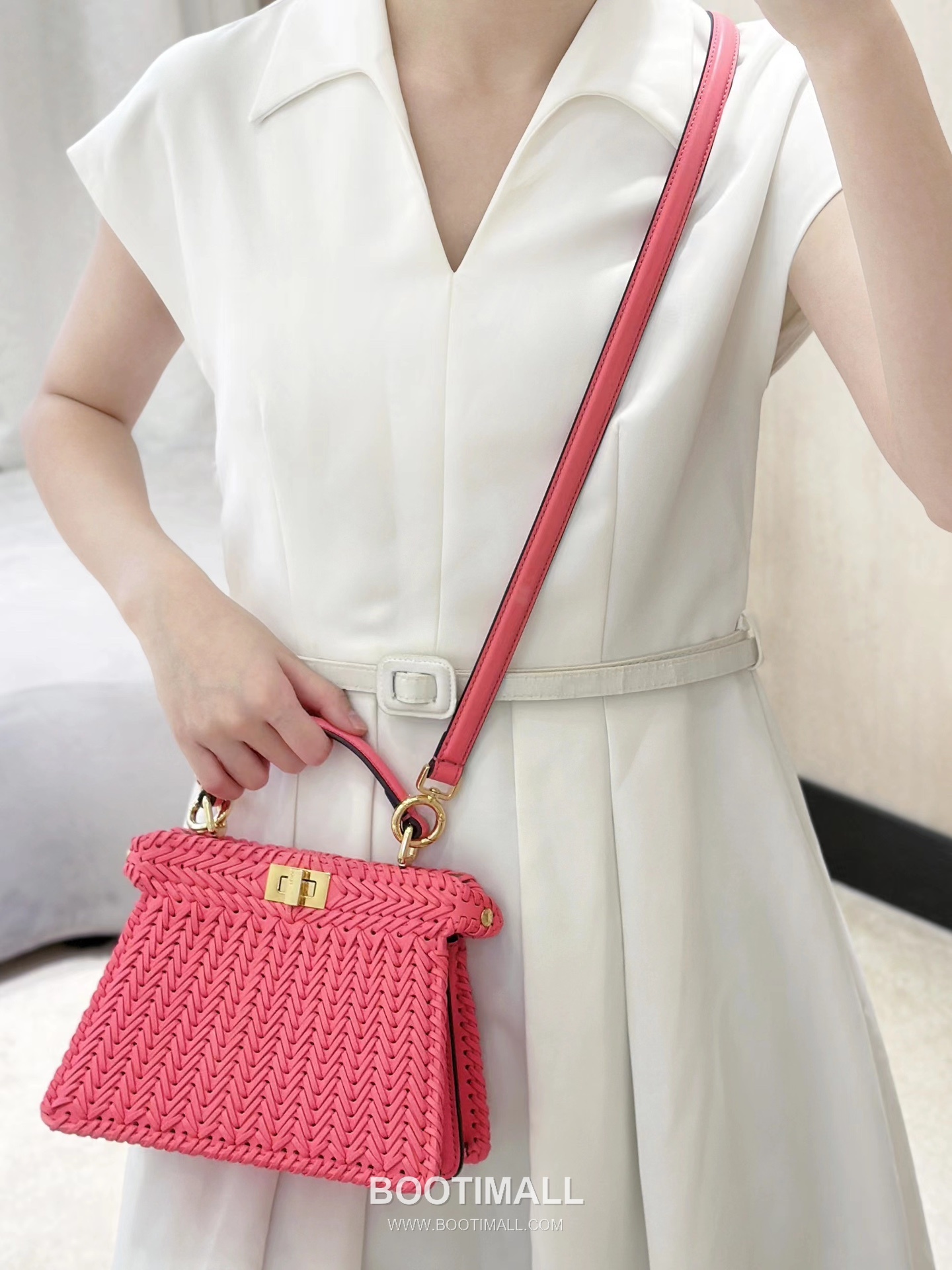 Fendi Peekaboo ISeeU Woven Leather Top Handle Bag 펜디 피카부 아이씨유 위빙 가죽 탑핸들백 20cm 2