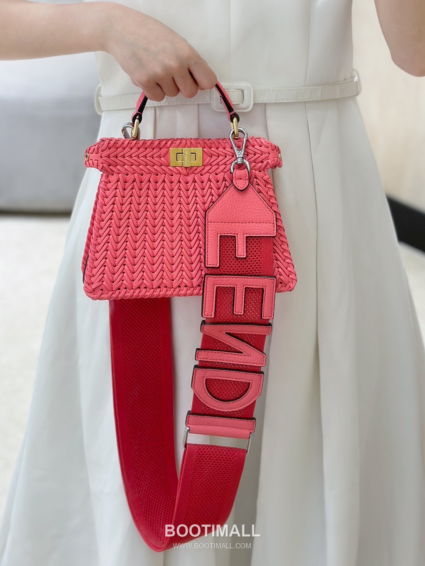 Fendi Peekaboo ISeeU Woven Leather Top Handle Bag 펜디 피카부 아이씨유 위빙 가죽 탑핸들백 20cm 5