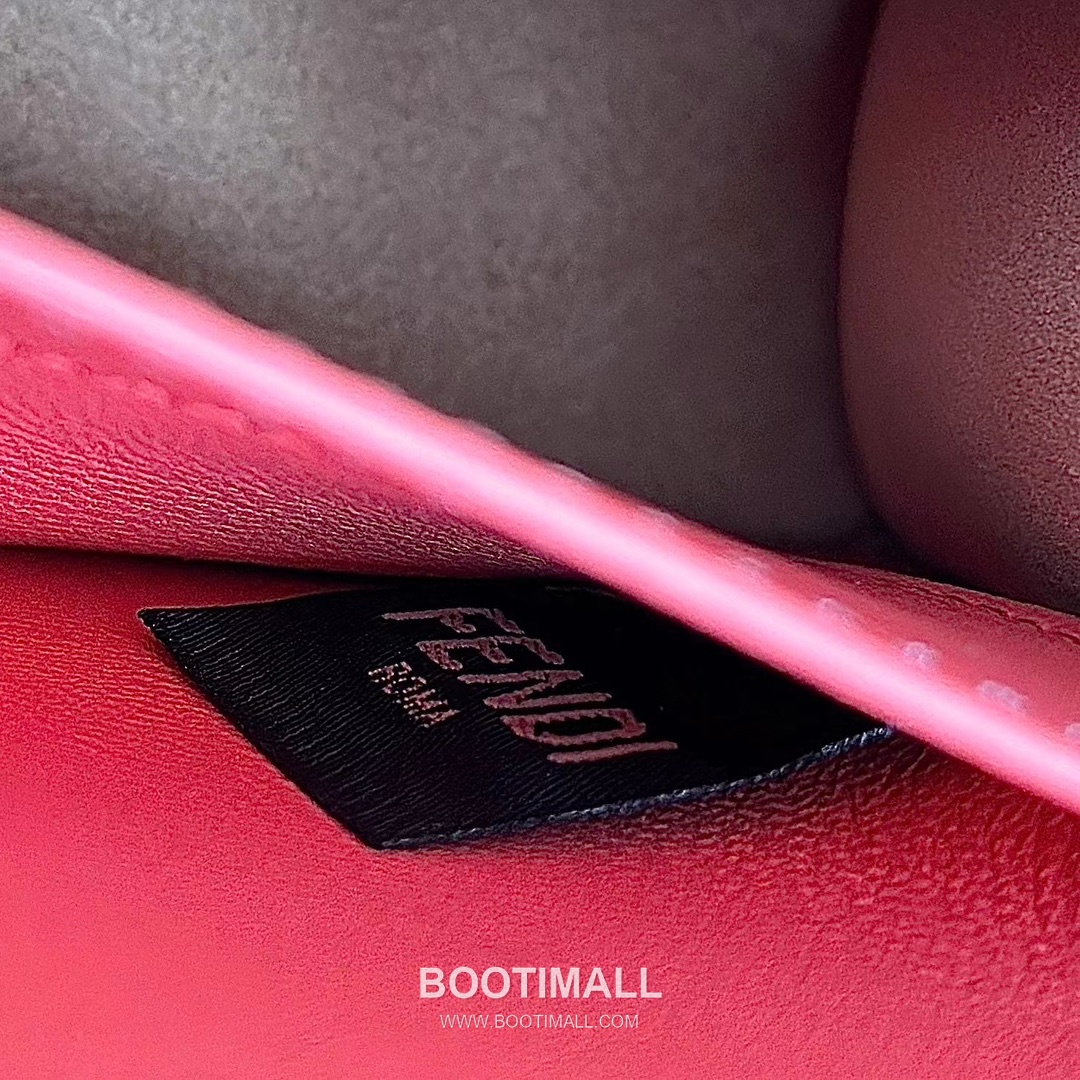 Fendi Peekaboo ISeeU Woven Leather Top Handle Bag 펜디 피카부 아이씨유 위빙 가죽 탑핸들백 20cm 12