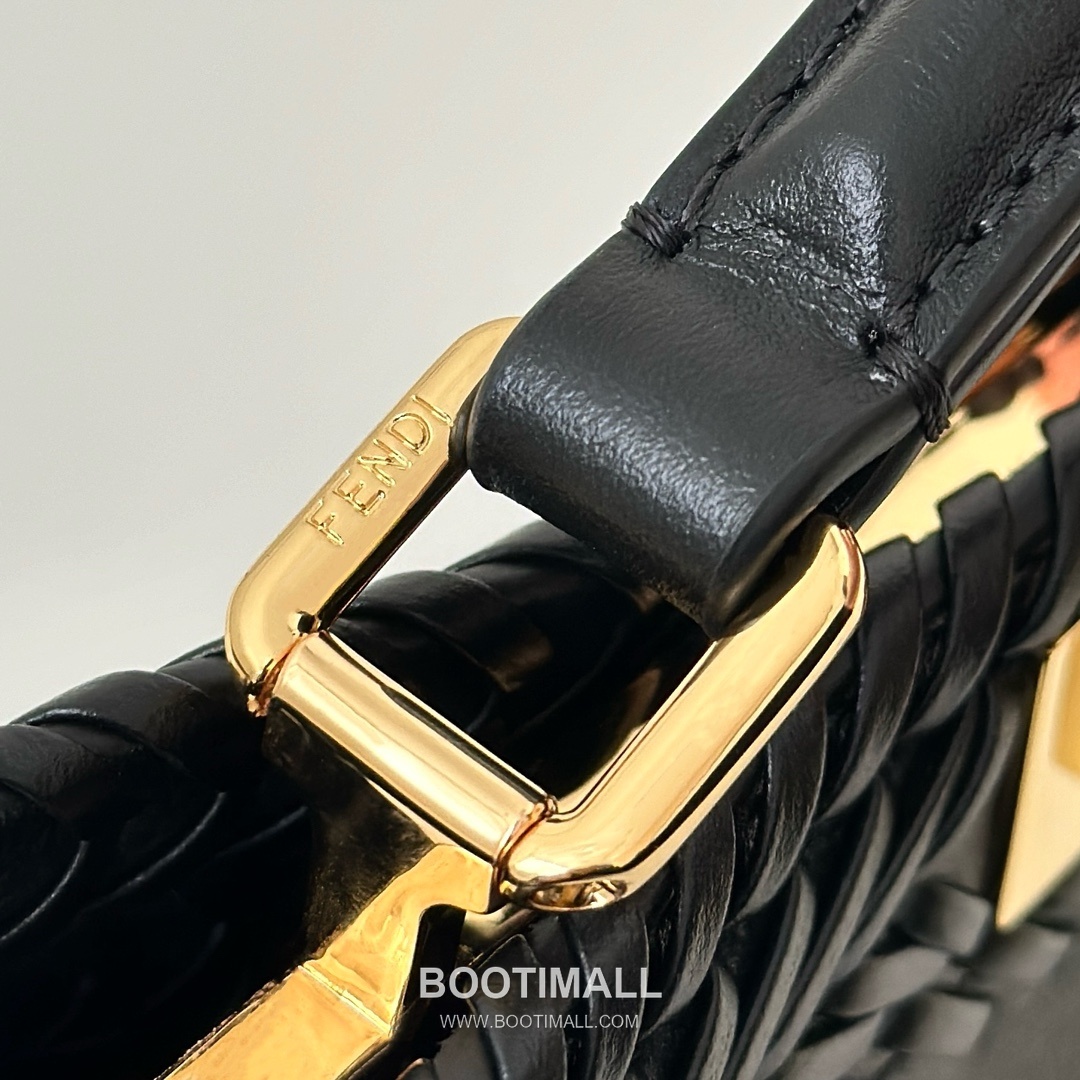 Fendi Peekaboo ISeeU Braided Woven Calfskin Black Top Handle Bag 펜디 피카부 아이씨유 브레이디드 우븐 카프스킨 블랙 탑핸들백 20cm 12
