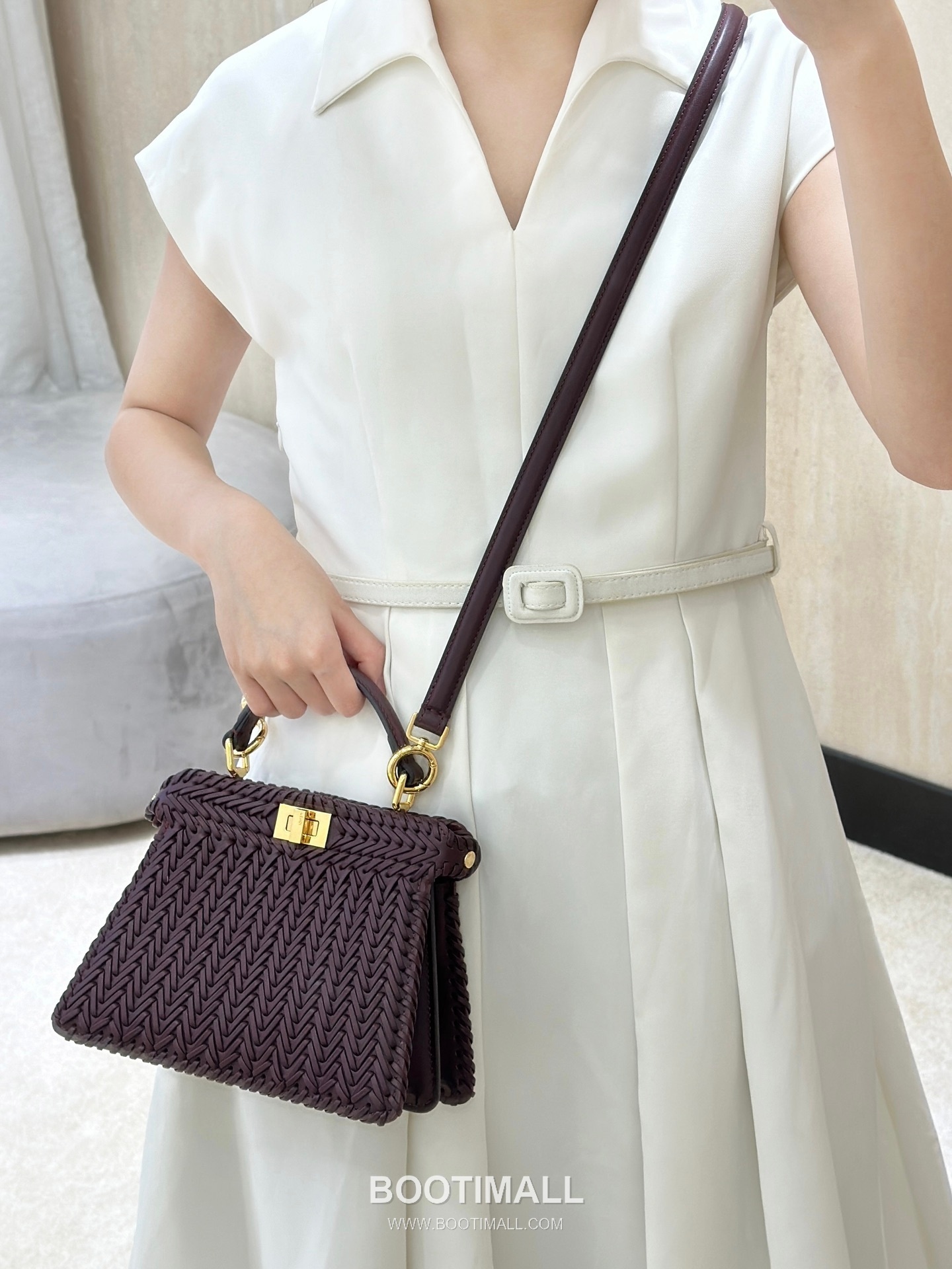 Fendi Peekaboo ISeeU Braided Calfskin Burgundy Top Handle Bag 펜디 피카부 아이씨유 브레이디드 카프스킨 버건디 탑핸들백 20cm 2