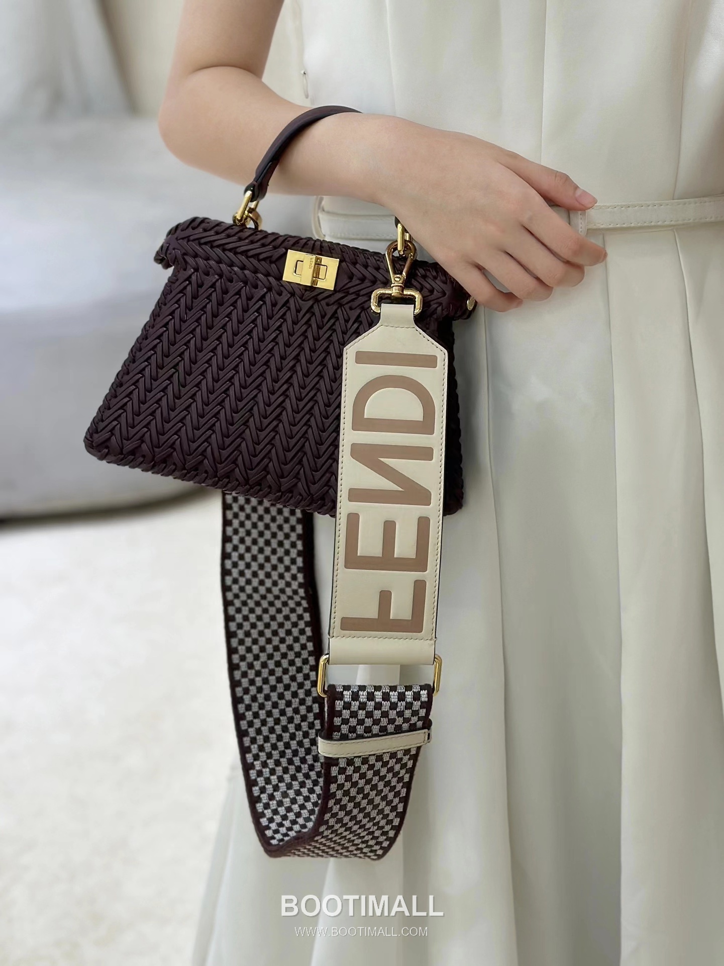 Fendi Peekaboo ISeeU Braided Calfskin Burgundy Top Handle Bag 펜디 피카부 아이씨유 브레이디드 카프스킨 버건디 탑핸들백 20cm 5