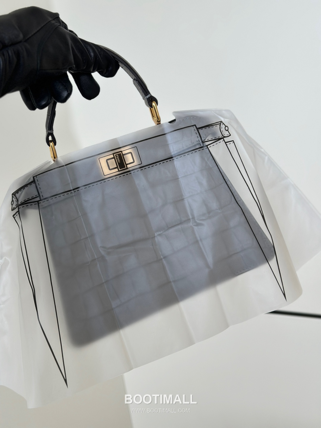 Fendi Peekaboo ISeeU Petite Croc-Embossed Leather Dark Gray Top Handle Bag 펜디 피카부 아이씨유 쁘띠 크로커 엠보스드 레더 다크그레이 탑핸들백 20cm 6