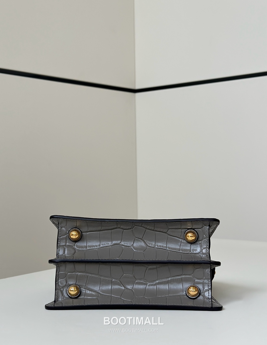 Fendi Peekaboo ISeeU Petite Croc-Embossed Leather Dark Gray Top Handle Bag 펜디 피카부 아이씨유 쁘띠 크로커 엠보스드 레더 다크그레이 탑핸들백 20cm 11