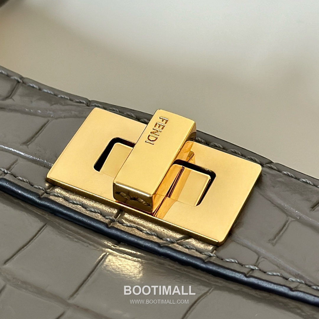 Fendi Peekaboo ISeeU Petite Croc-Embossed Leather Dark Gray Top Handle Bag 펜디 피카부 아이씨유 쁘띠 크로커 엠보스드 레더 다크그레이 탑핸들백 20cm 12
