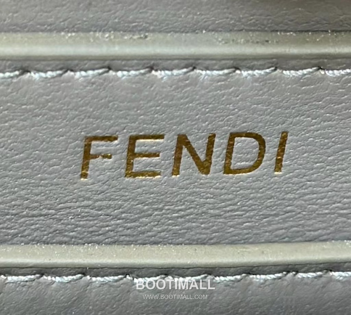Fendi Peekaboo ISeeU Petite Croc-Embossed Leather Dark Gray Top Handle Bag 펜디 피카부 아이씨유 쁘띠 크로커 엠보스드 레더 다크그레이 탑핸들백 20cm 14