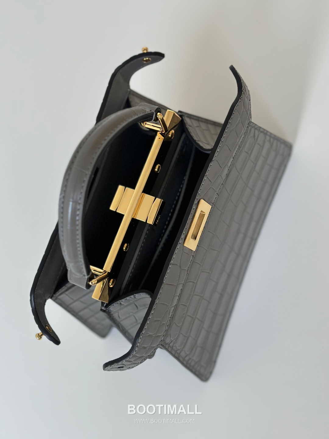 Fendi Peekaboo ISeeU Petite Croc-Embossed Leather Dark Gray Top Handle Bag 펜디 피카부 아이씨유 쁘띠 크로커 엠보스드 레더 다크그레이 탑핸들백 20cm 16