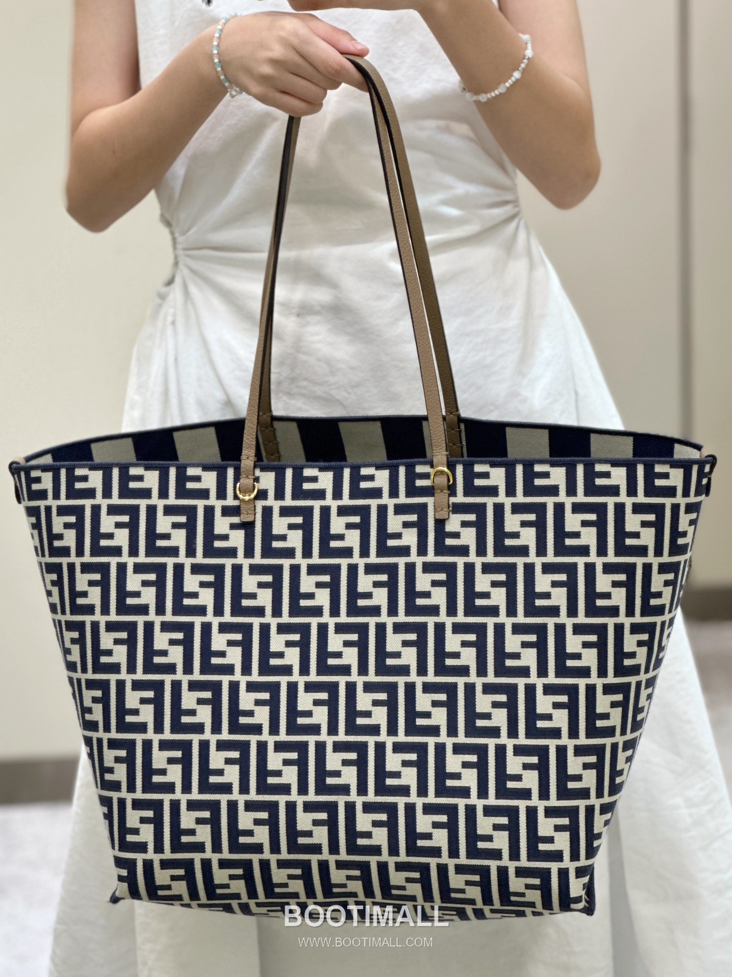 Fendi Roll Pequin FF Reversible Blue Tote Bag 펜디 롤 페퀸 FF 리버서블 블루 토트백 33cm 7