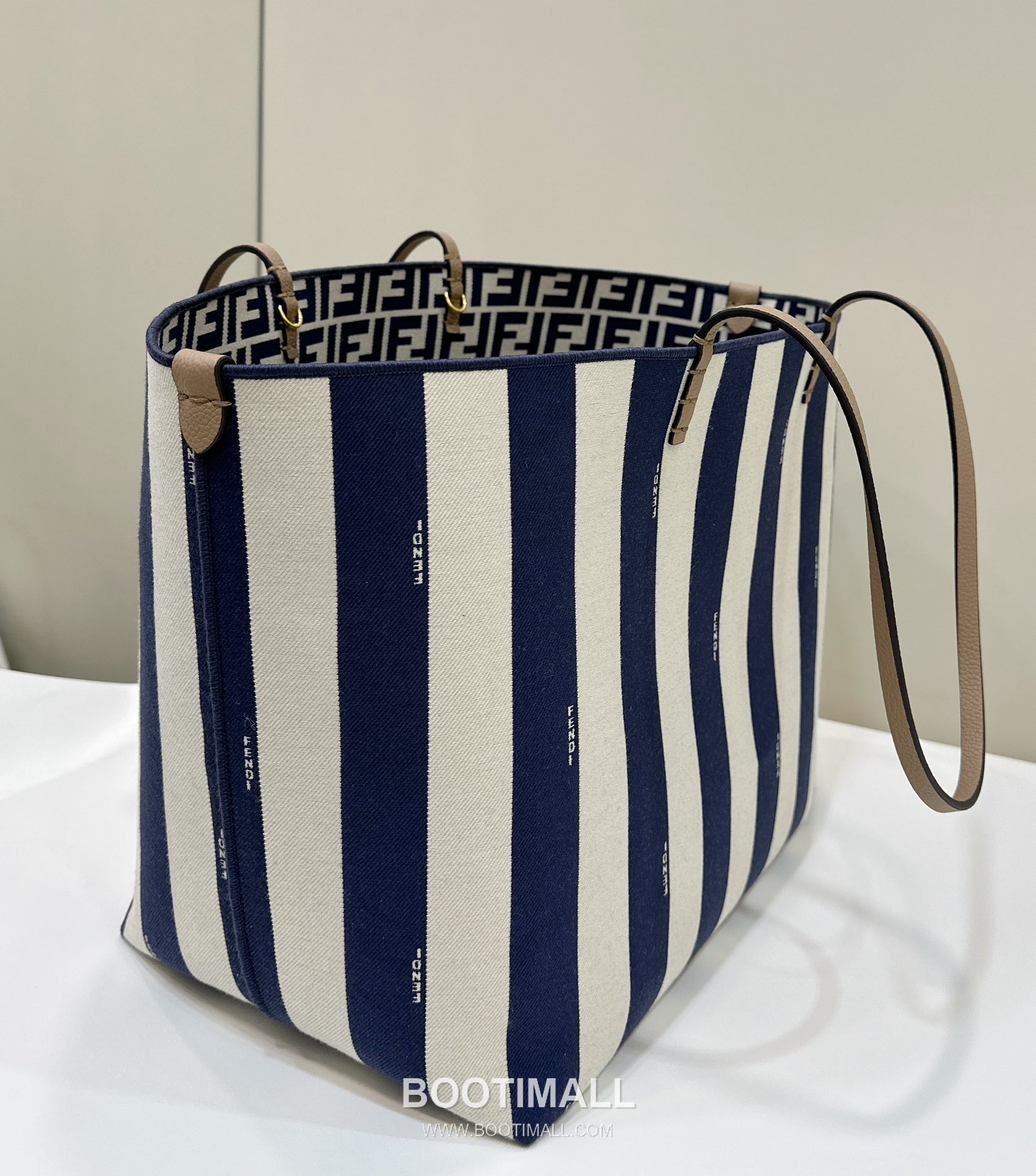 Fendi Roll Pequin FF Reversible Blue Tote Bag 펜디 롤 페퀸 FF 리버서블 블루 토트백 33cm 12