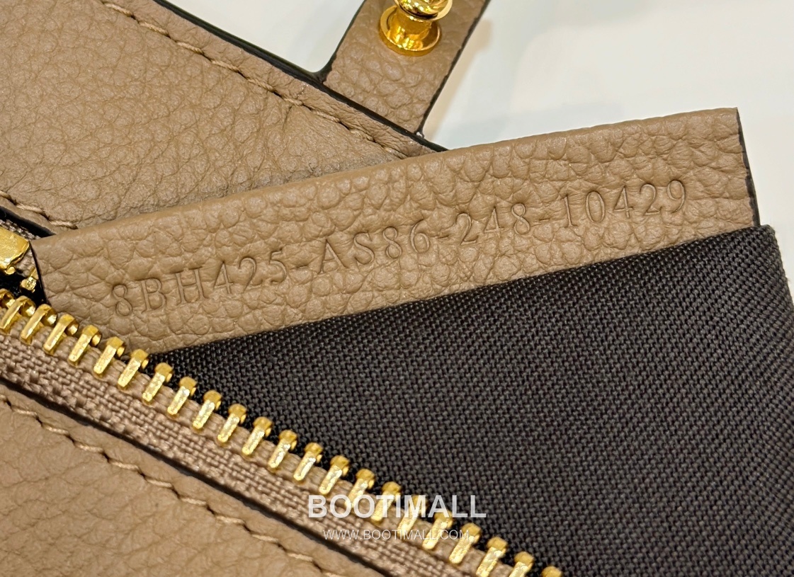 Fendi Roll Pequin FF Reversible Blue Tote Bag 펜디 롤 페퀸 FF 리버서블 블루 토트백 33cm 15