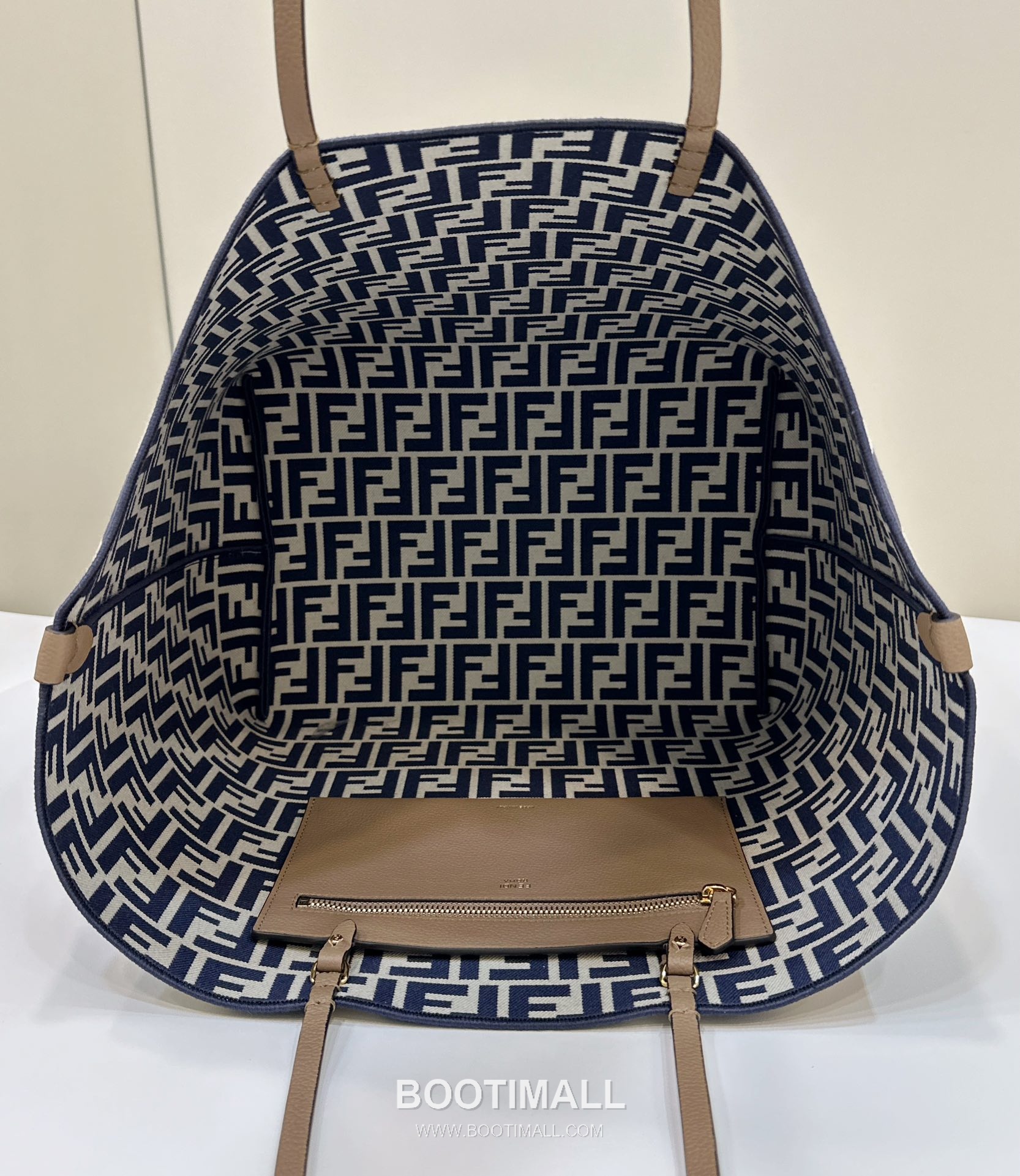 Fendi Roll Pequin FF Reversible Blue Tote Bag 펜디 롤 페퀸 FF 리버서블 블루 토트백 33cm 17