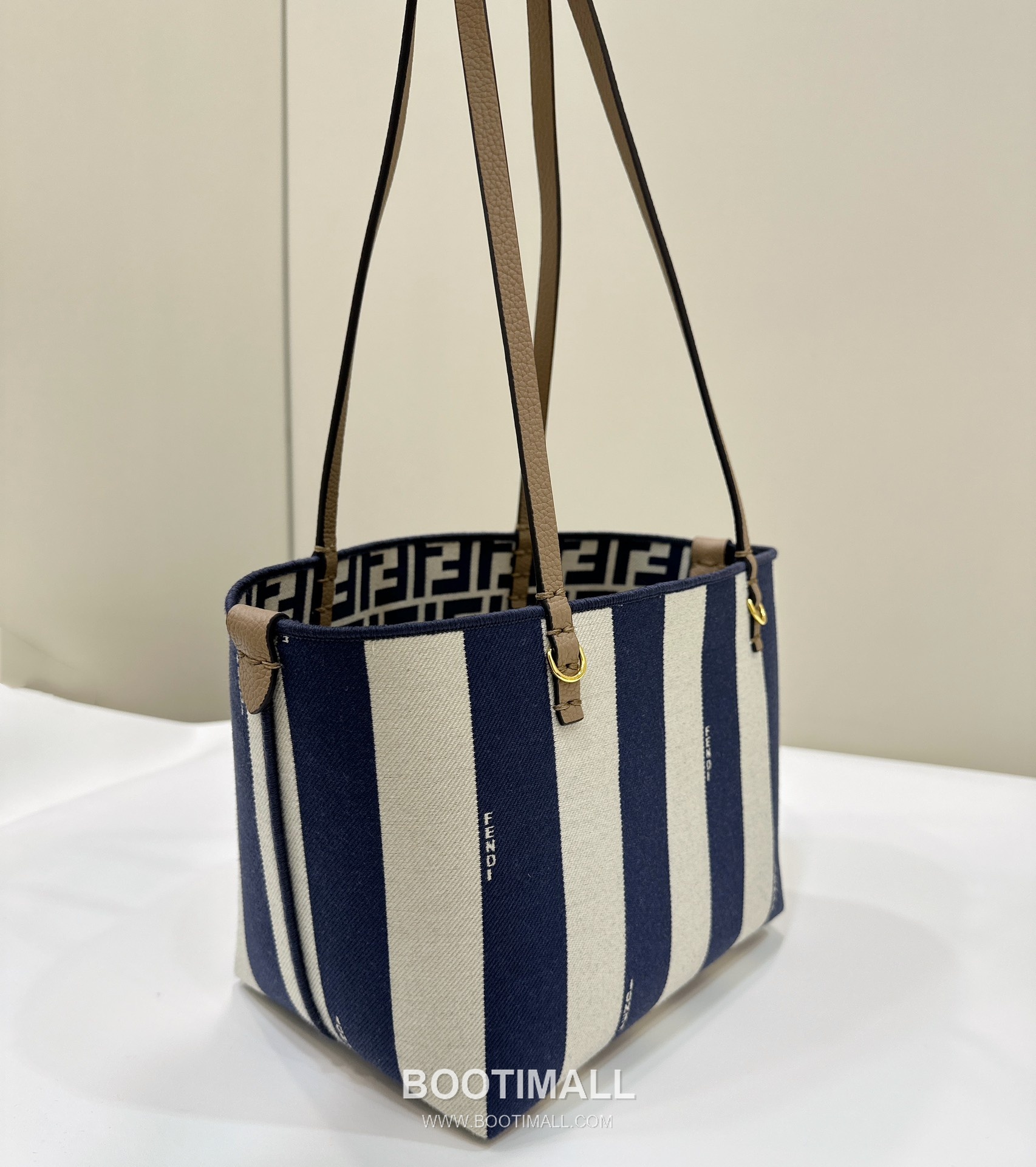 Fendi Roll Pequin FF Reversible Canvas Blue Tote Bag 펜디 롤 페퀸 FF 리버서블 캔버스 블루 토트백 22cm 7