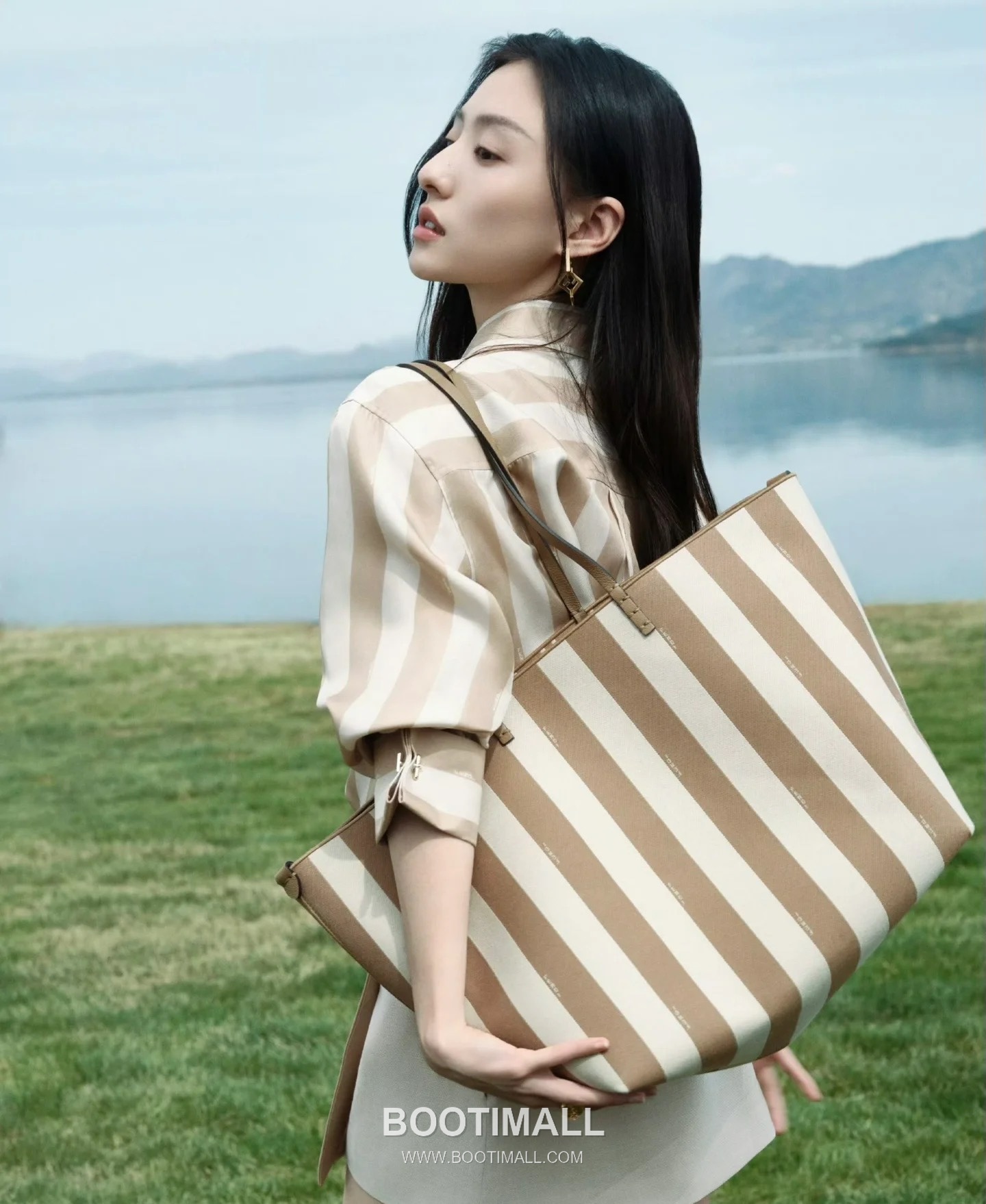 Fendi Roll Pequin FF Reversible Canvas Beige Tote Bag 펜디 롤 페퀸 FF 리버서블 캔버스 베이지 토트백 33cm 1
