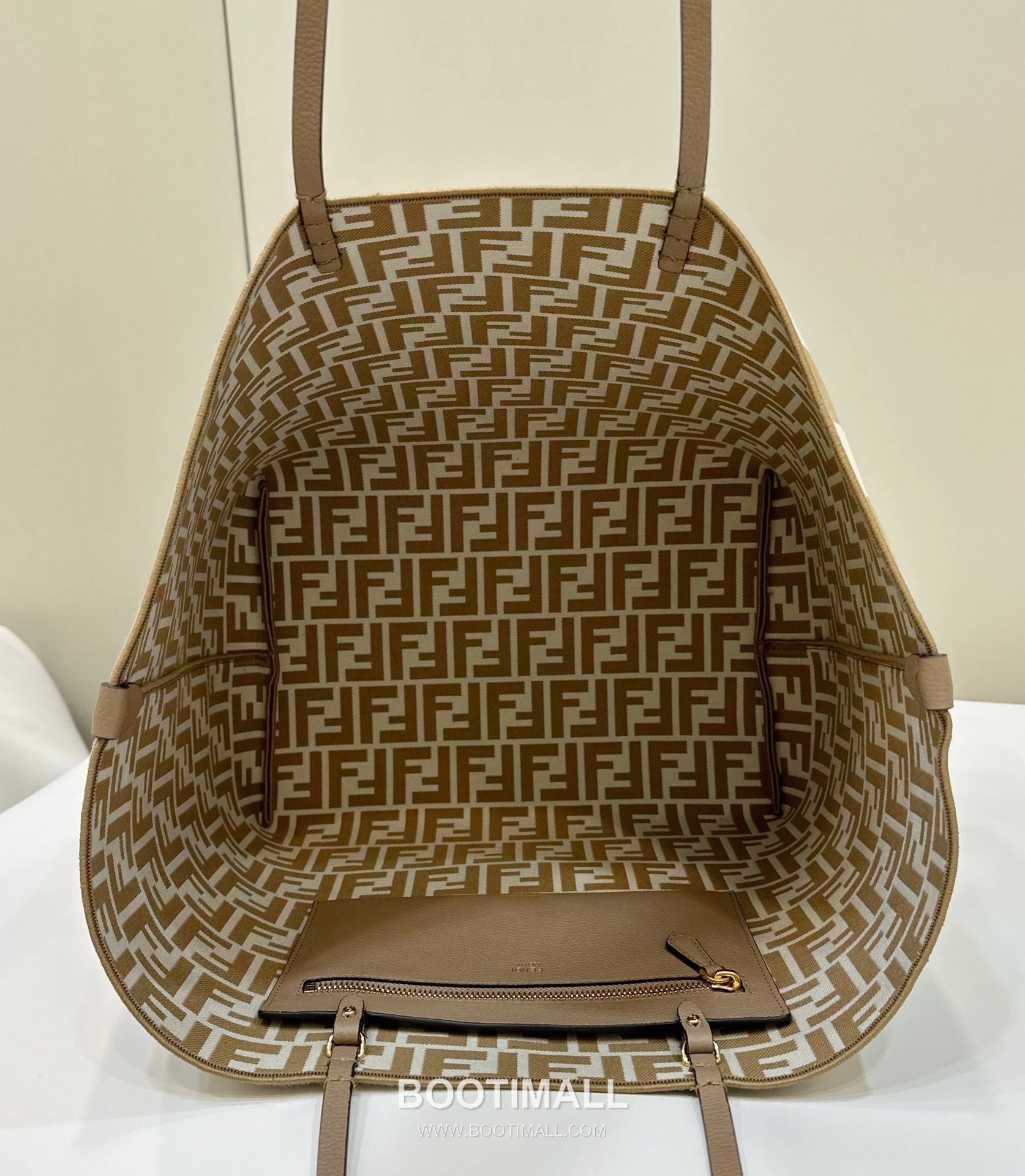Fendi Roll Pequin FF Reversible Canvas Beige Tote Bag 펜디 롤 페퀸 FF 리버서블 캔버스 베이지 토트백 33cm 18