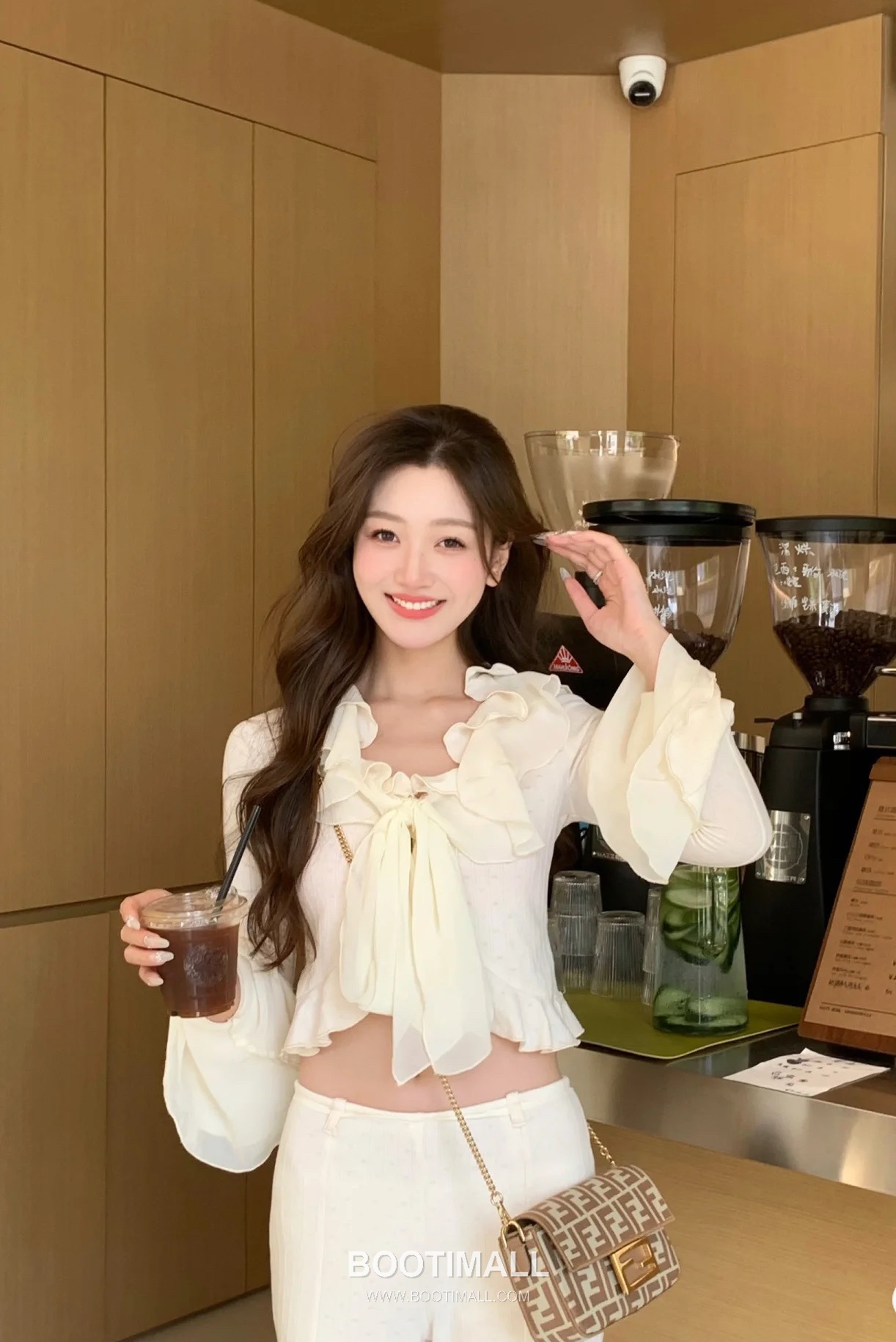 Fendi Baguette FF Logo Pequin FF Fabric Beige Chain Flap Bag 펜디 바게트 FF 로고 페퀸 패브릭 베이지 체인 플랩백 20cm 3