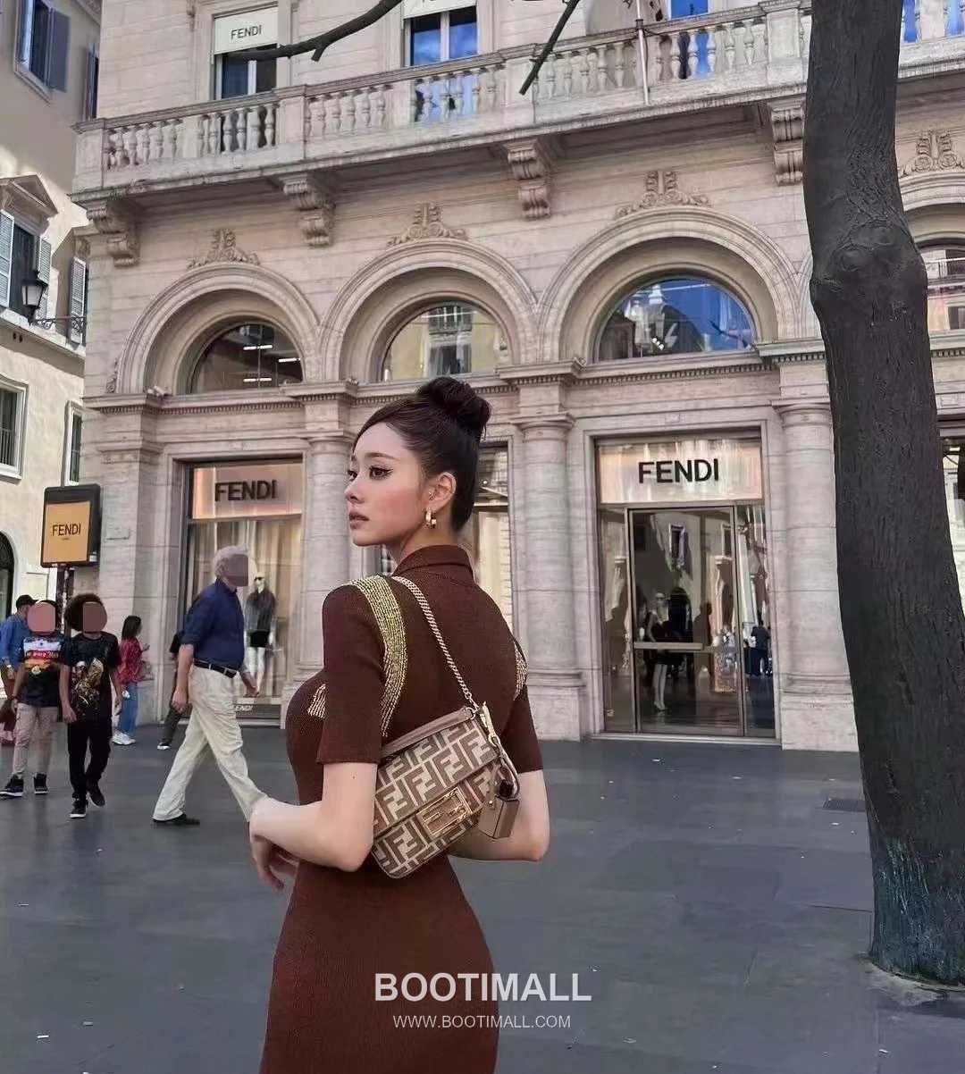 Fendi Baguette FF Logo Pequin FF Fabric Beige Chain Flap Bag 펜디 바게트 FF 로고 페퀸 패브릭 베이지 체인 플랩백 20cm 7