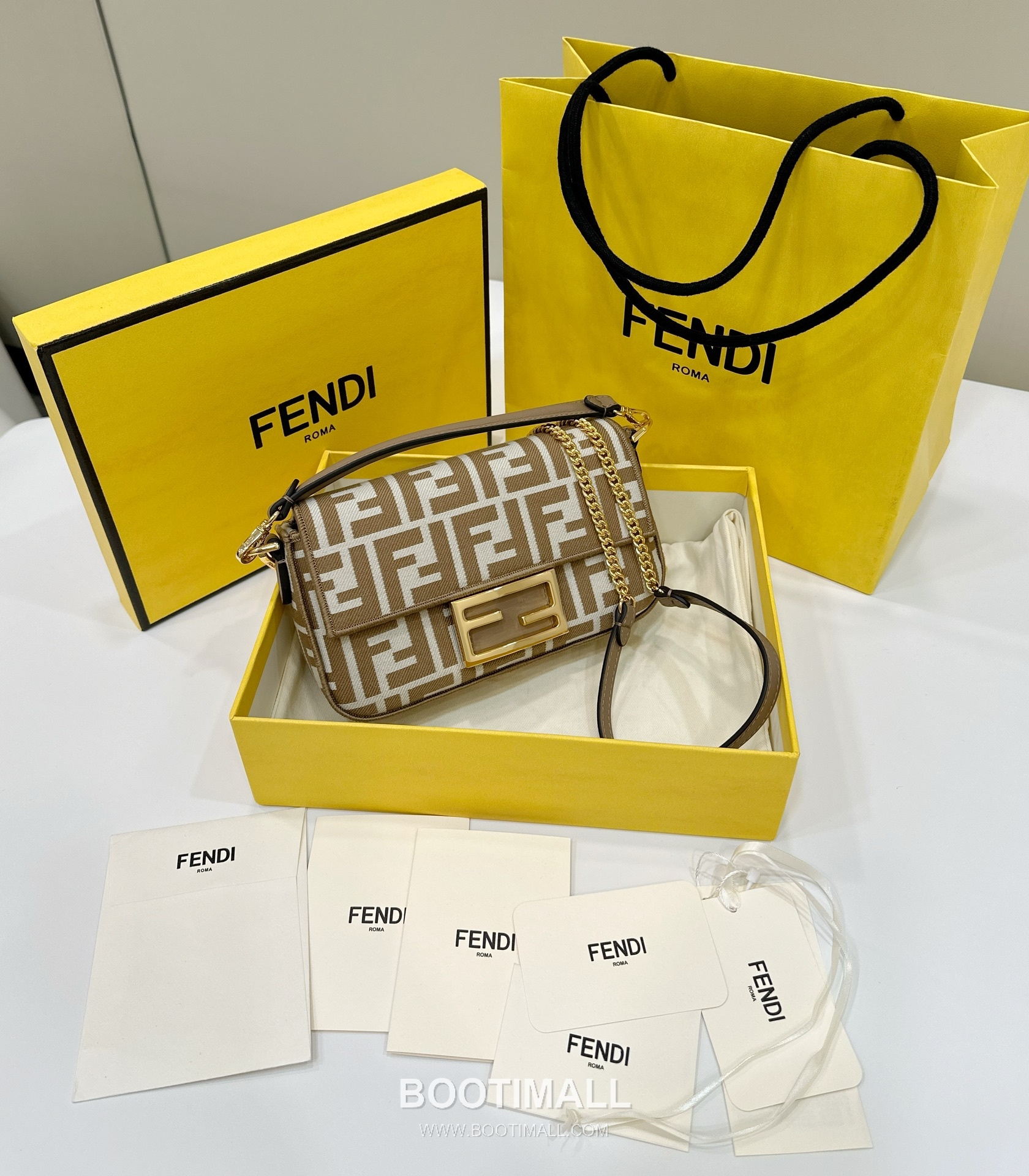 Fendi Baguette FF Logo Pequin FF Fabric Beige Chain Flap Bag 펜디 바게트 FF 로고 페퀸 패브릭 베이지 체인 플랩백 20cm 10