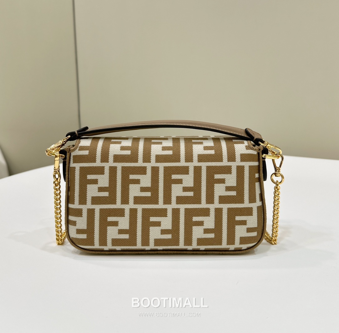 Fendi Baguette FF Logo Pequin FF Fabric Beige Chain Flap Bag 펜디 바게트 FF 로고 페퀸 패브릭 베이지 체인 플랩백 20cm 11