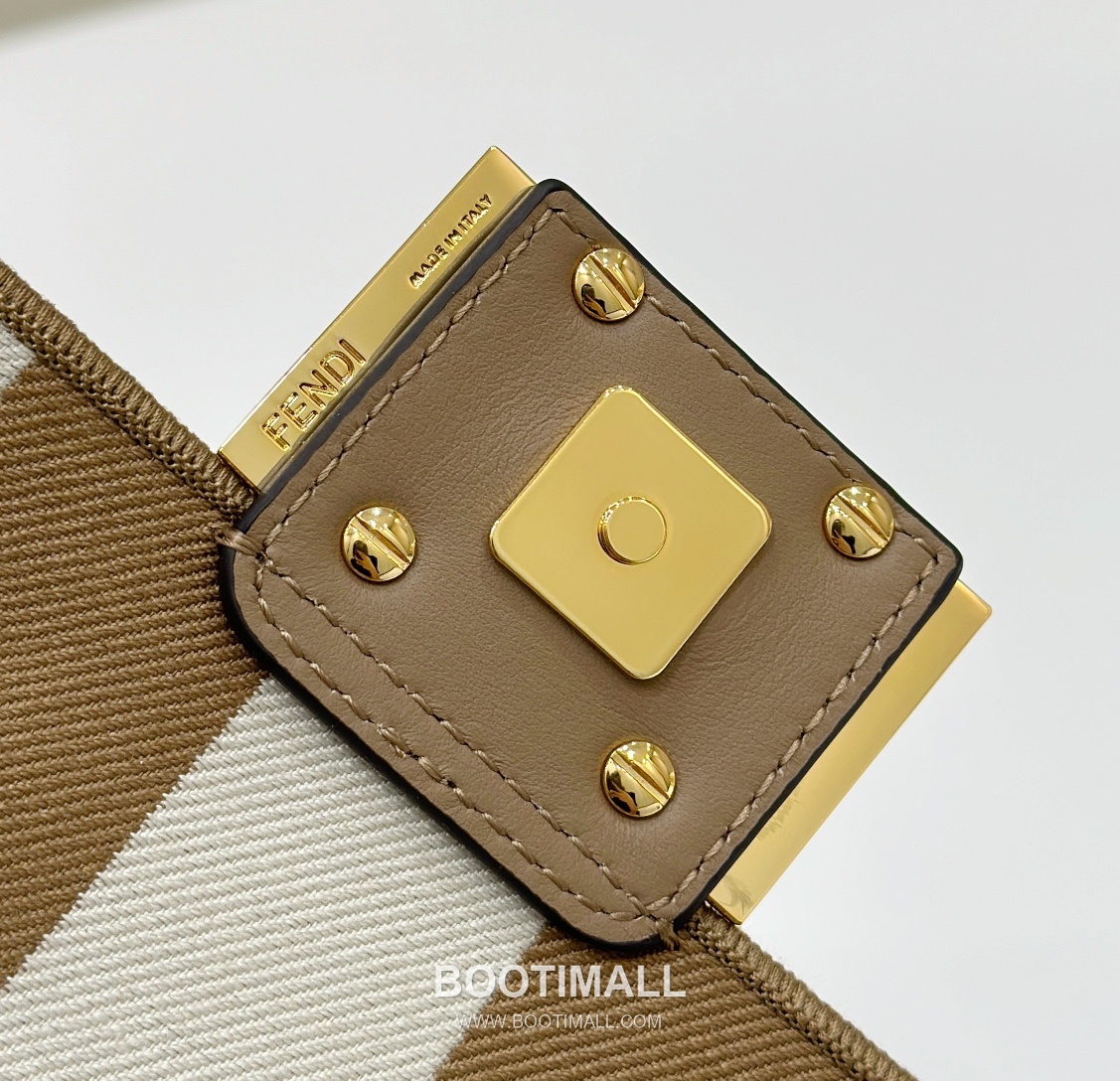 Fendi Baguette FF Logo Pequin FF Fabric Beige Chain Flap Bag 펜디 바게트 FF 로고 페퀸 패브릭 베이지 체인 플랩백 20cm 15