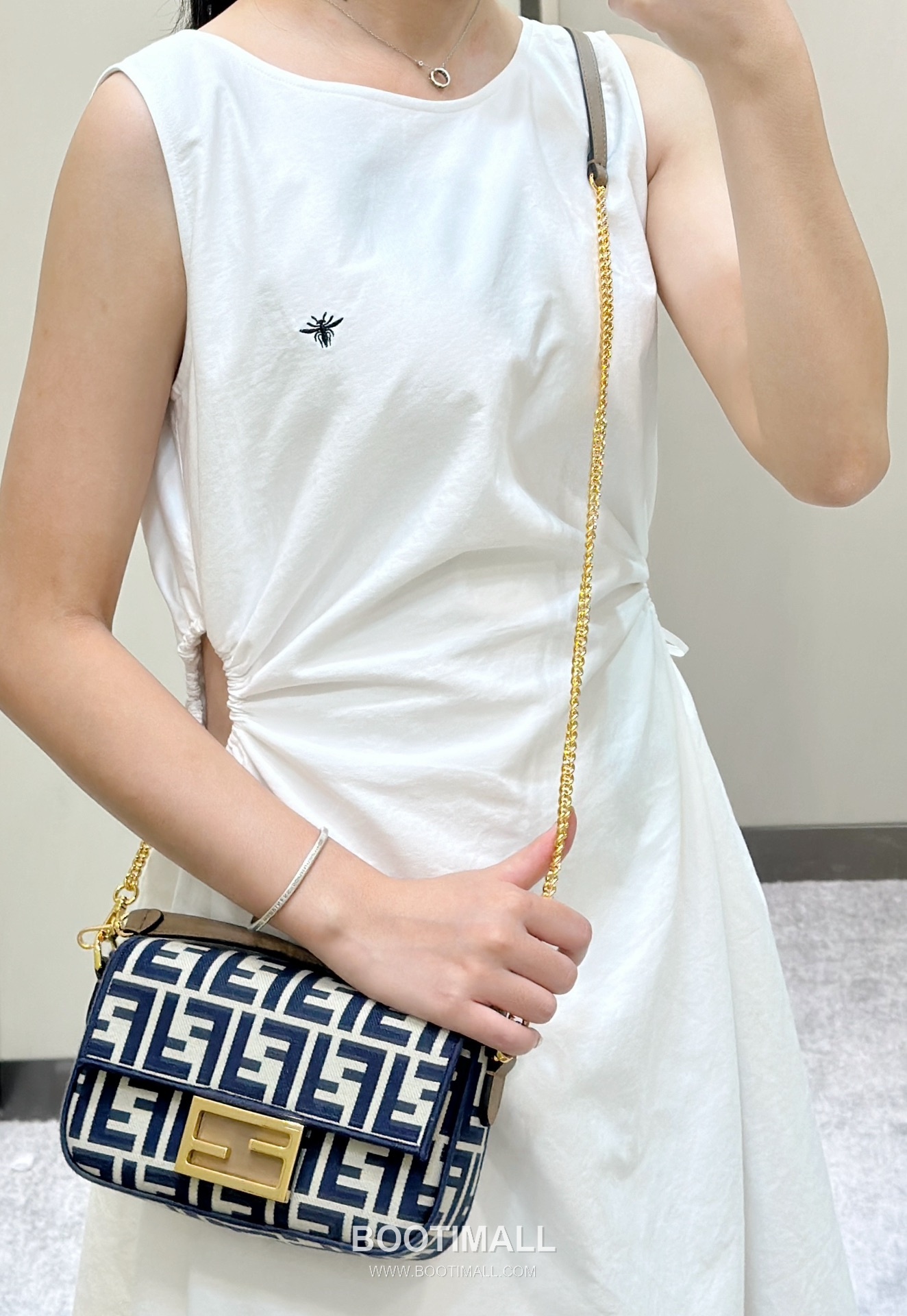 Fendi Baguette FF Logo Pequin Canvas Brown Chain Flap Bag 펜디 바게트 FF 로고 페퀸 캔버스 브라운 체인 플랩백 20cm 2