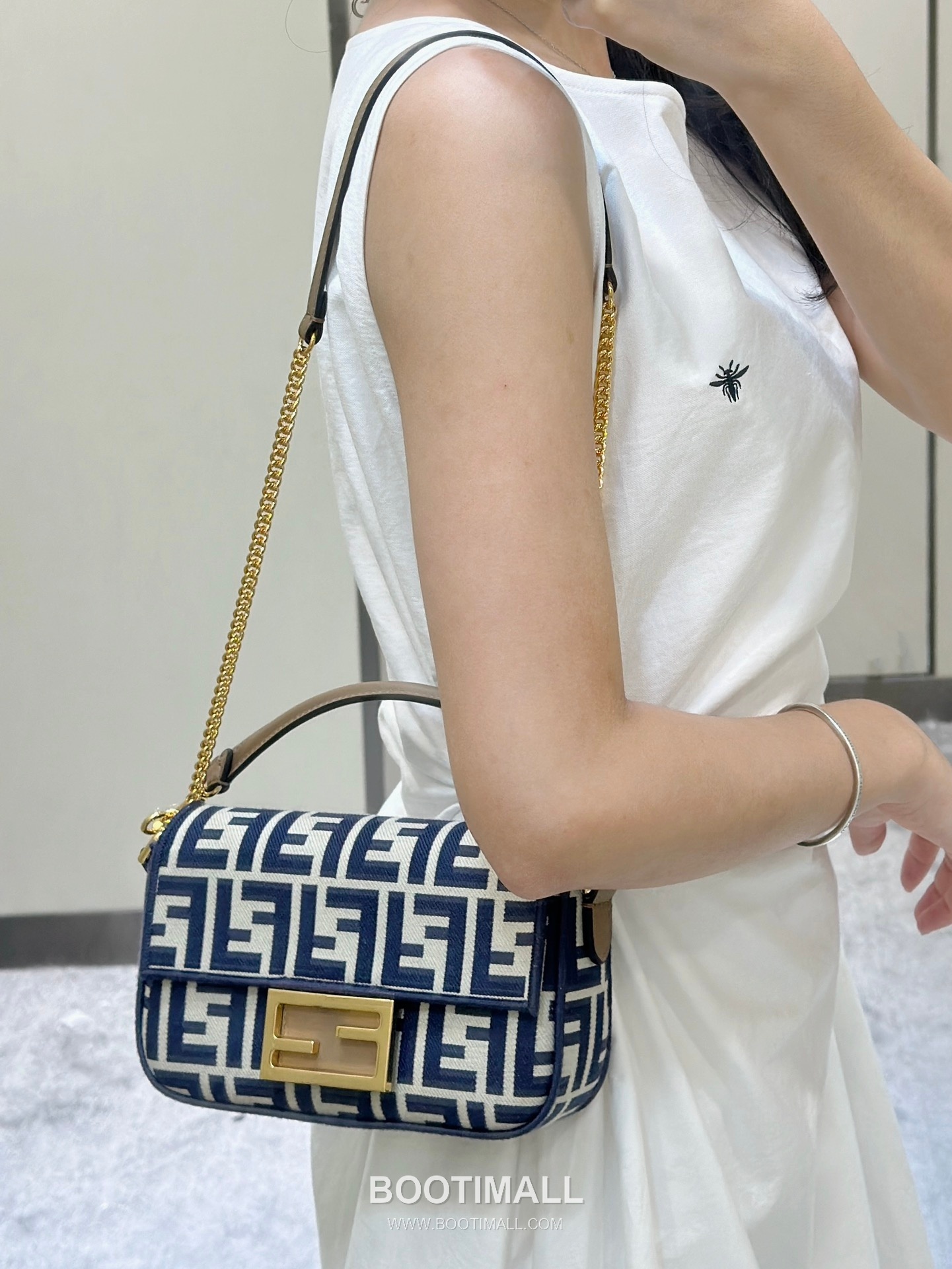 Fendi Baguette FF Logo Pequin Canvas Brown Chain Flap Bag 펜디 바게트 FF 로고 페퀸 캔버스 브라운 체인 플랩백 20cm 3