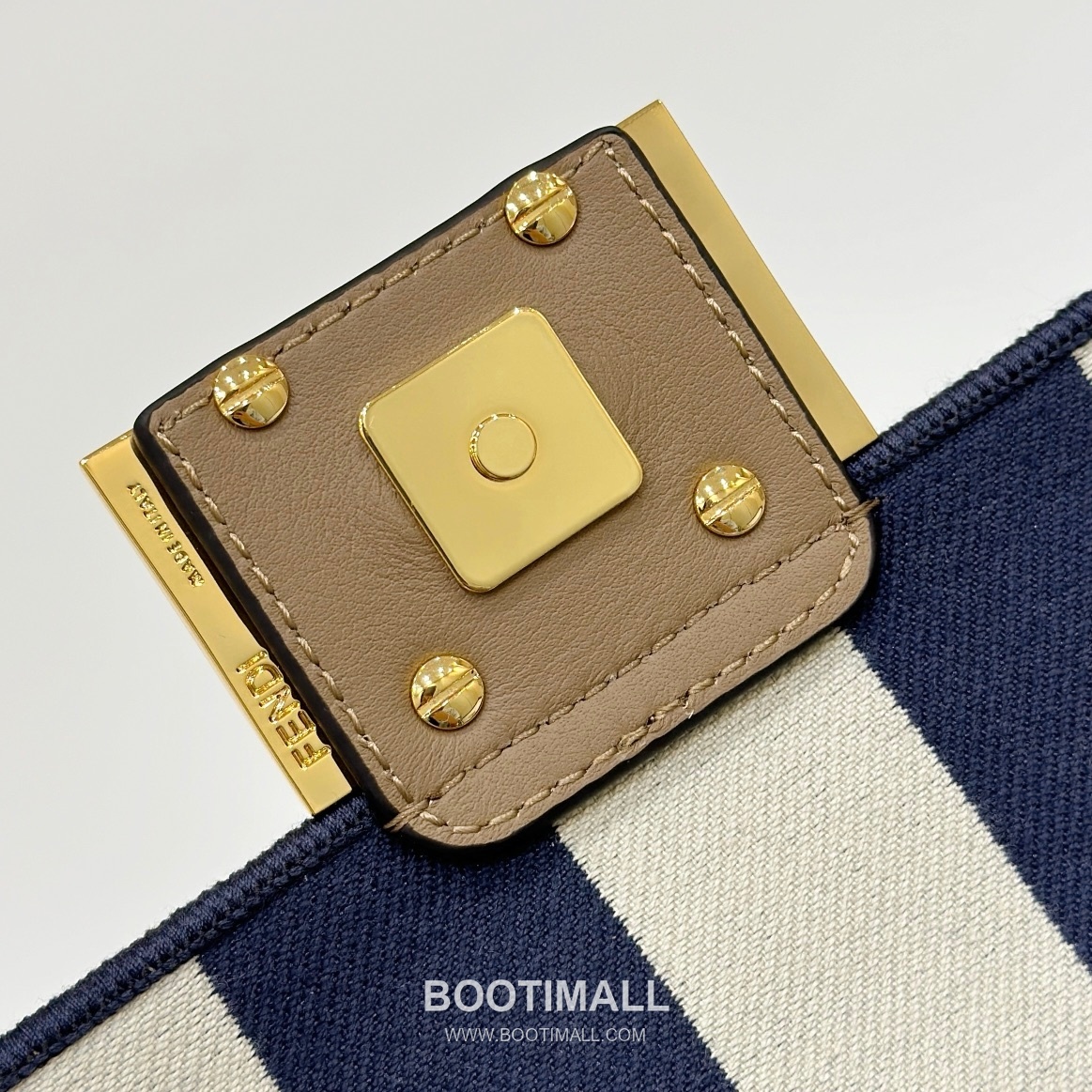 Fendi Baguette FF Logo Pequin Canvas Brown Chain Flap Bag 펜디 바게트 FF 로고 페퀸 캔버스 브라운 체인 플랩백 20cm 12