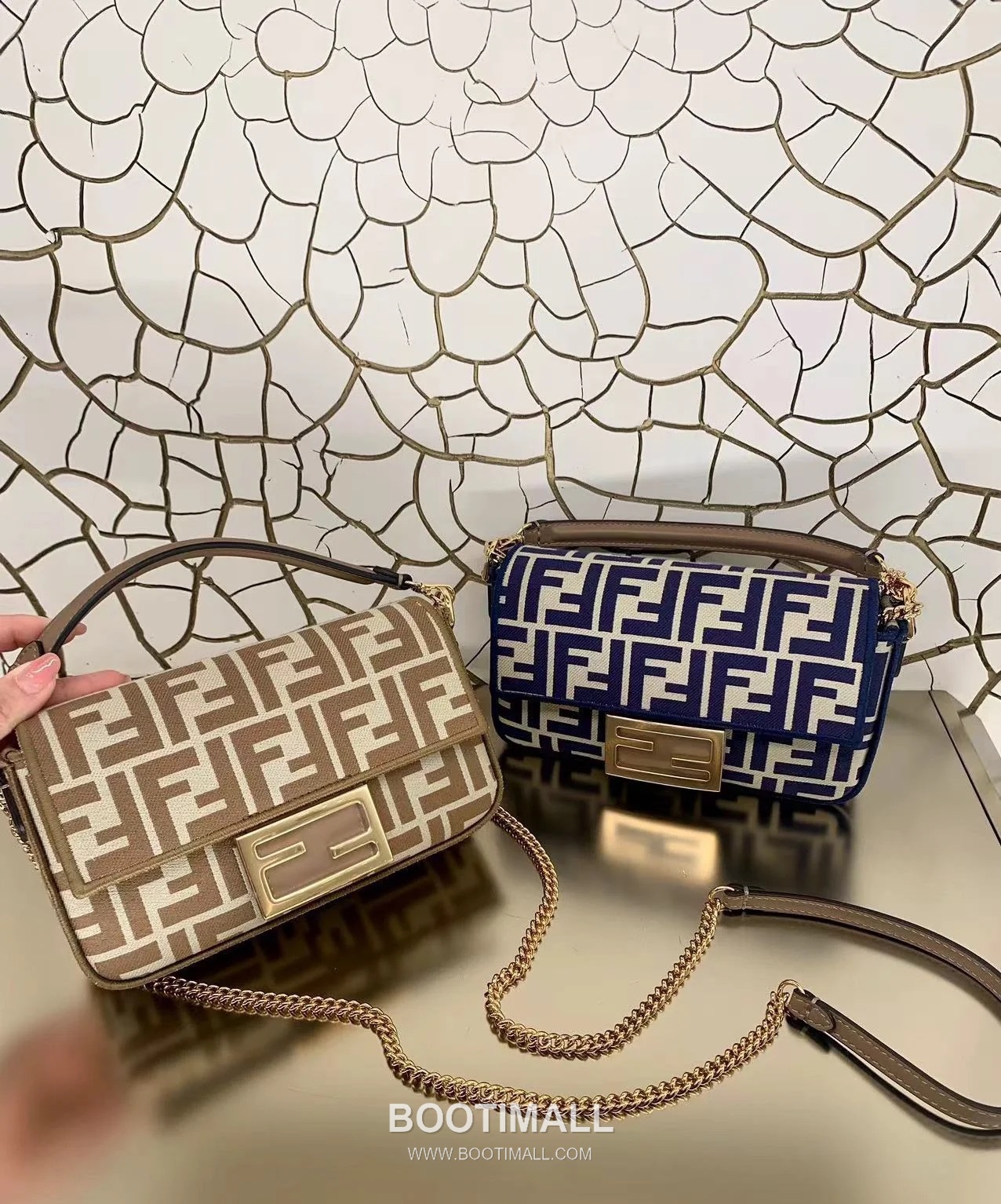 Fendi Baguette FF Logo Pequin Canvas Brown Chain Flap Bag 펜디 바게트 FF 로고 페퀸 캔버스 브라운 체인 플랩백 20cm 15