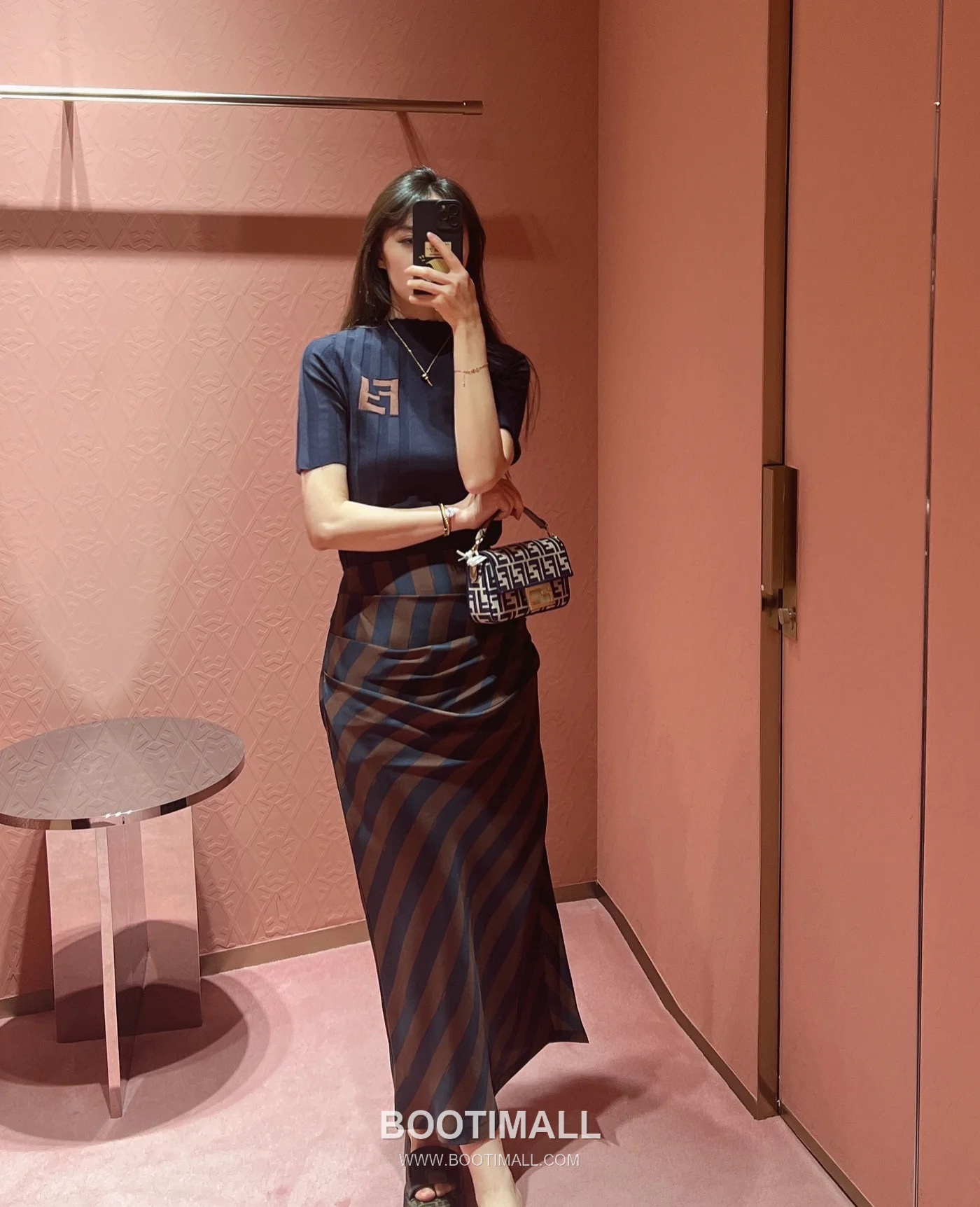 Fendi Baguette FF Logo Pequin Canvas Brown Chain Flap Bag 펜디 바게트 FF 로고 페퀸 캔버스 브라운 체인 플랩백 20cm 22