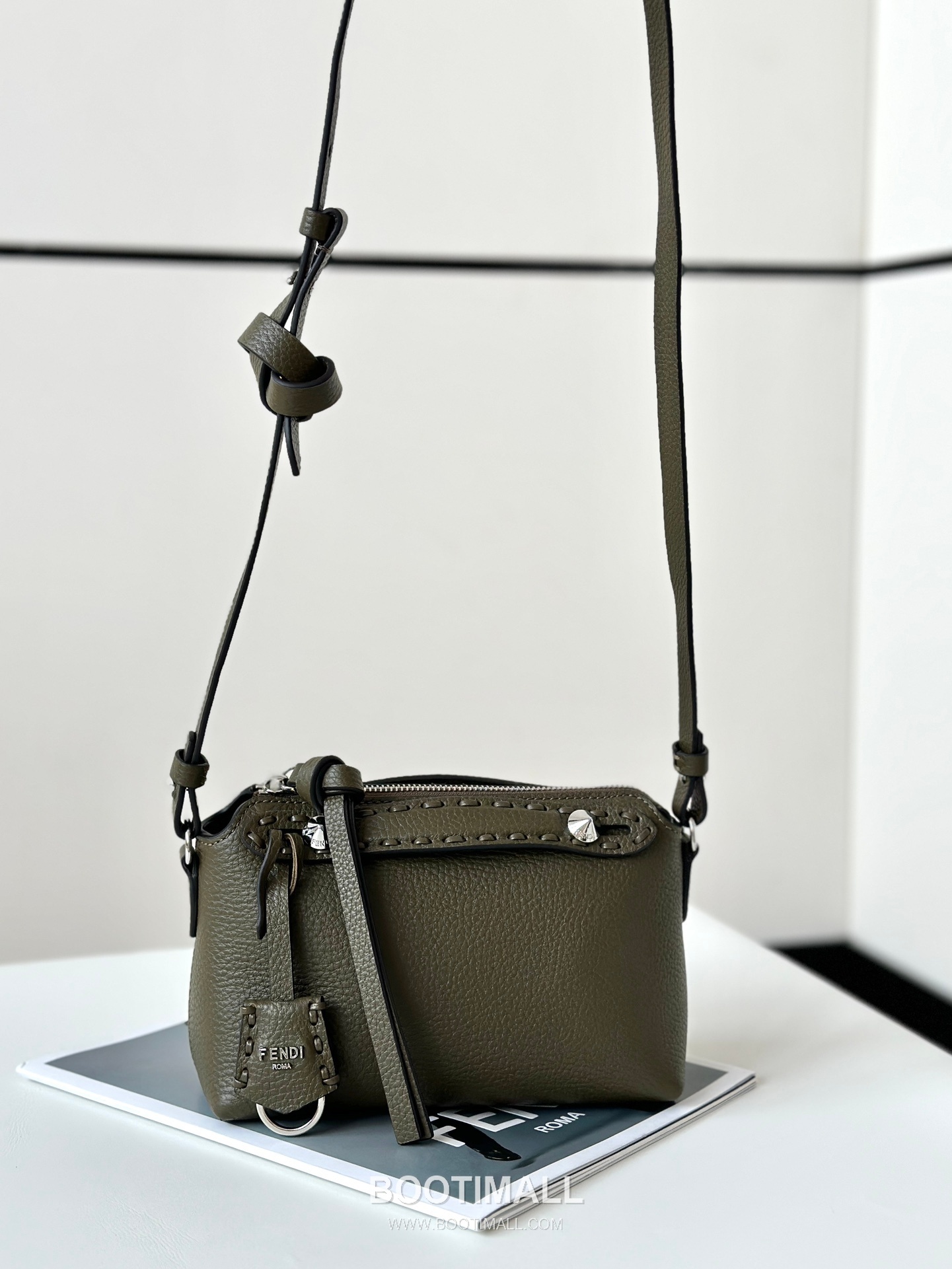 Fendi By The Way Selleria Calfskin Boston Bag 펜디 바이 더 웨이 셀레리아 카프스킨 보스턴백 20cm 9