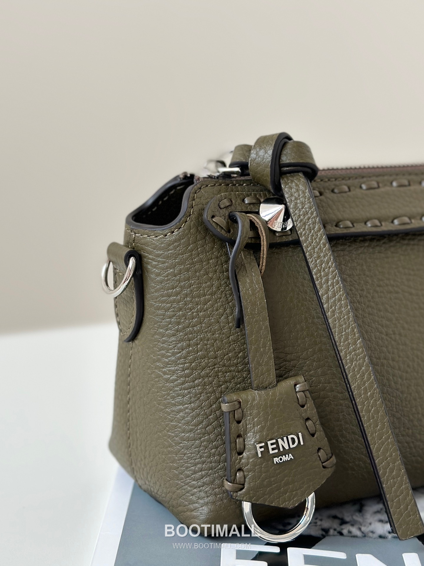 Fendi By The Way Selleria Calfskin Boston Bag 펜디 바이 더 웨이 셀레리아 카프스킨 보스턴백 20cm 12