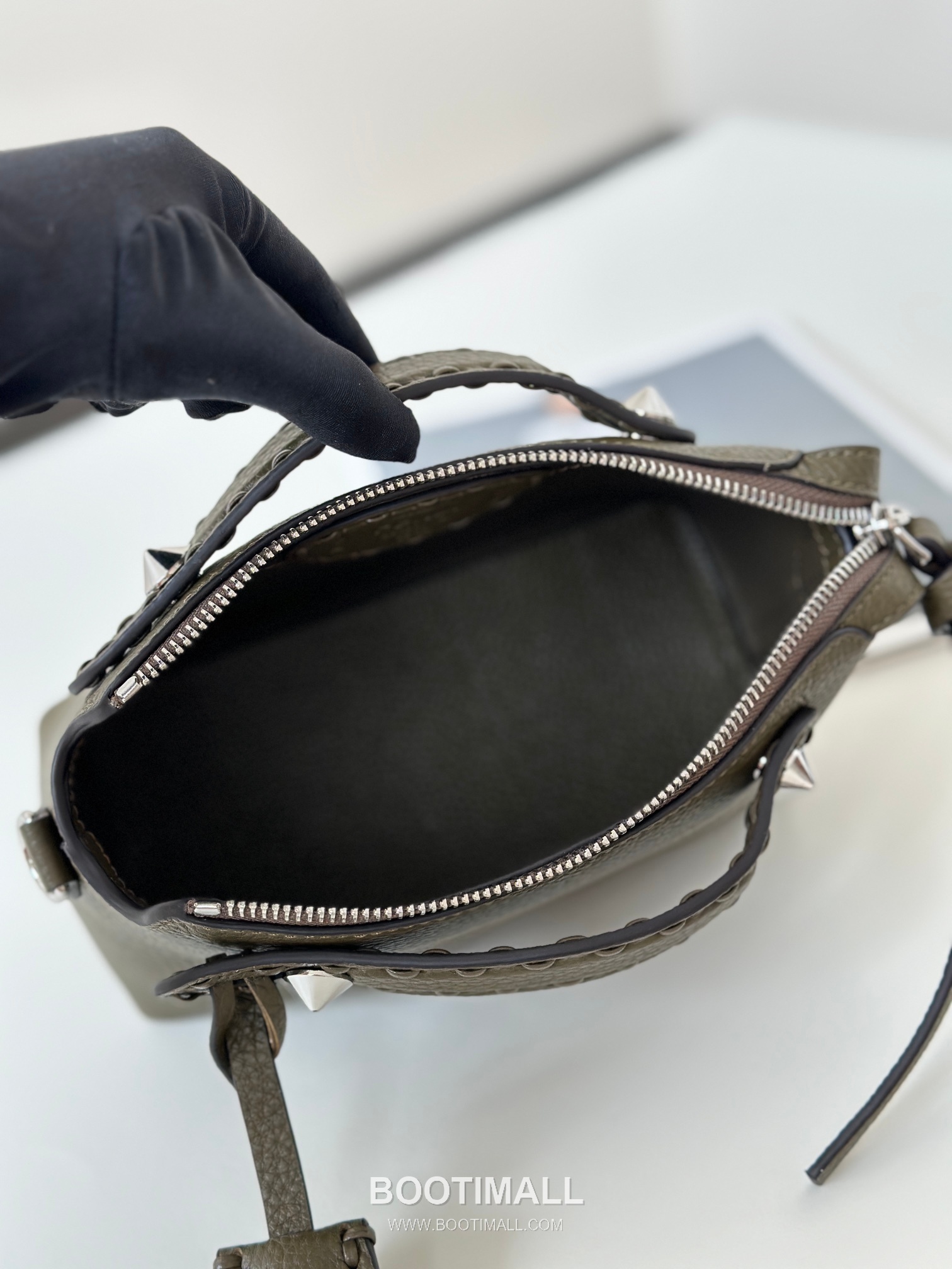 Fendi By The Way Selleria Calfskin Boston Bag 펜디 바이 더 웨이 셀레리아 카프스킨 보스턴백 20cm 16