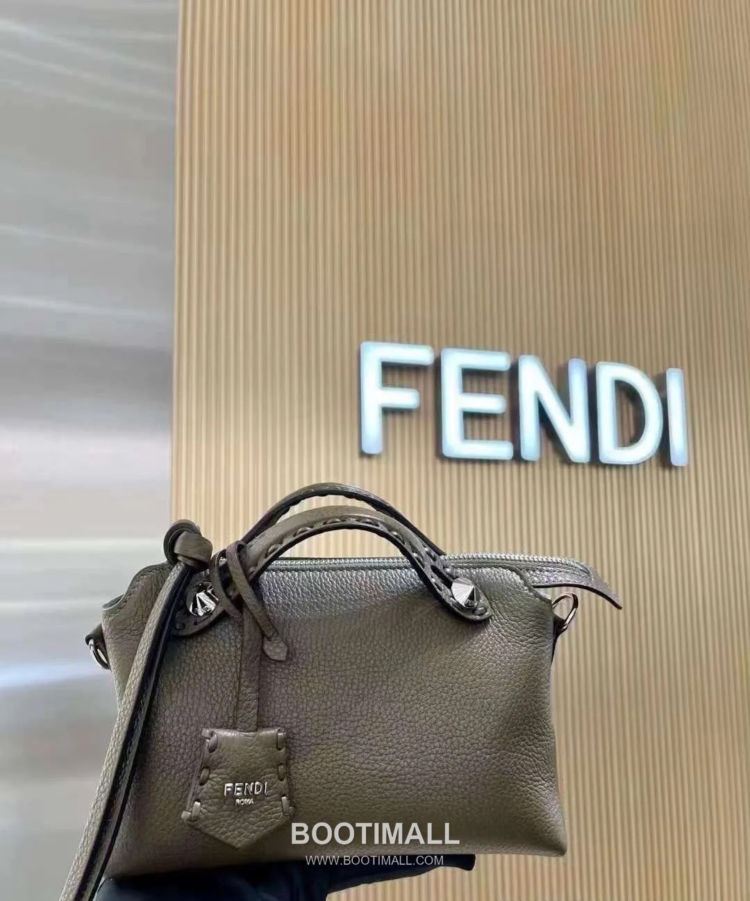Fendi By The Way Selleria Calfskin Boston Bag 펜디 바이 더 웨이 셀레리아 카프스킨 보스턴백 20cm 17
