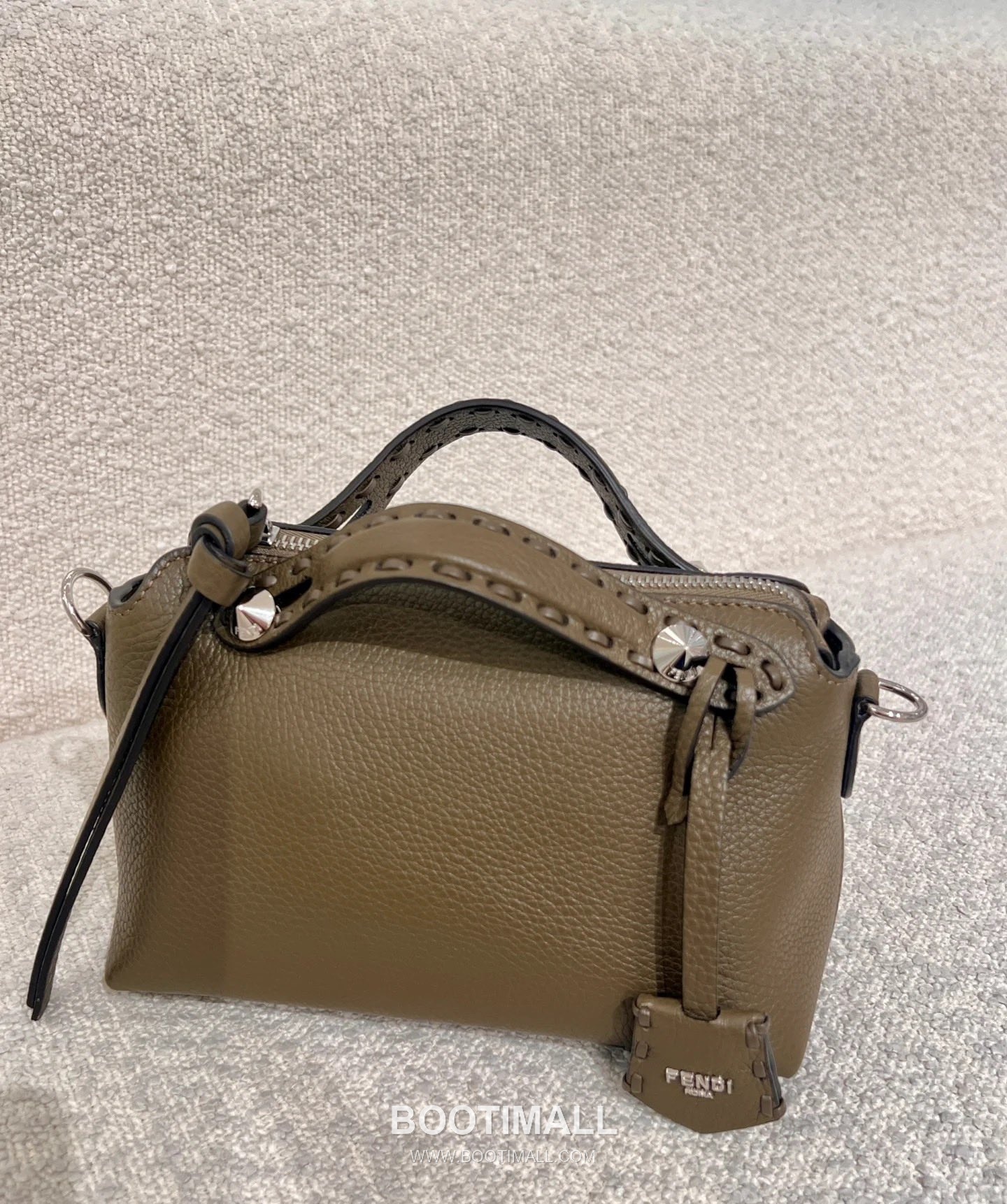 Fendi By The Way Selleria Calfskin Boston Bag 펜디 바이 더 웨이 셀레리아 카프스킨 보스턴백 20cm 19