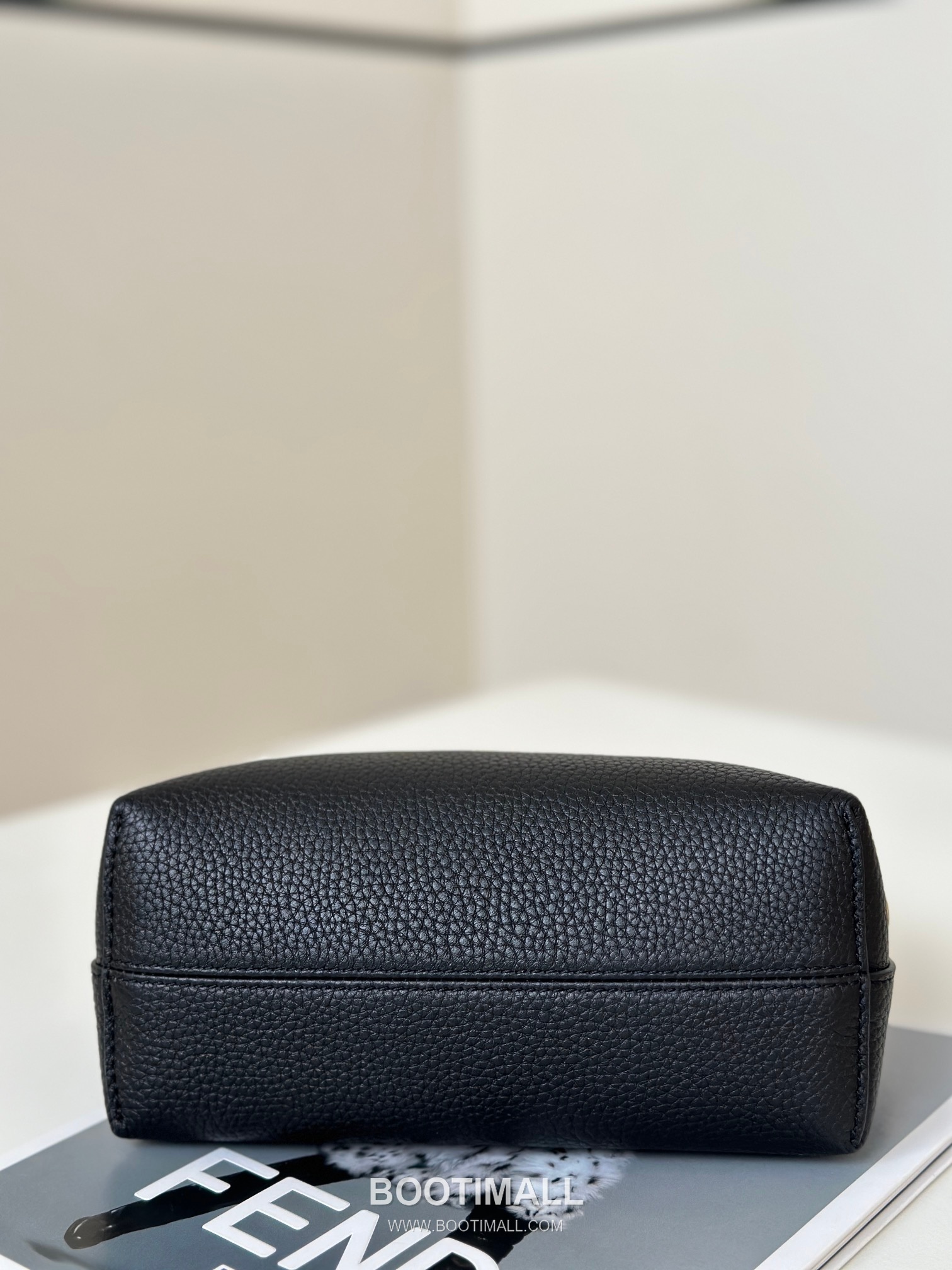 Fendi By The Way Selleria Calfskin Top Handle Bag 펜디 바이 더 웨이 셀레리아 카프스킨 탑핸들백 20cm 6