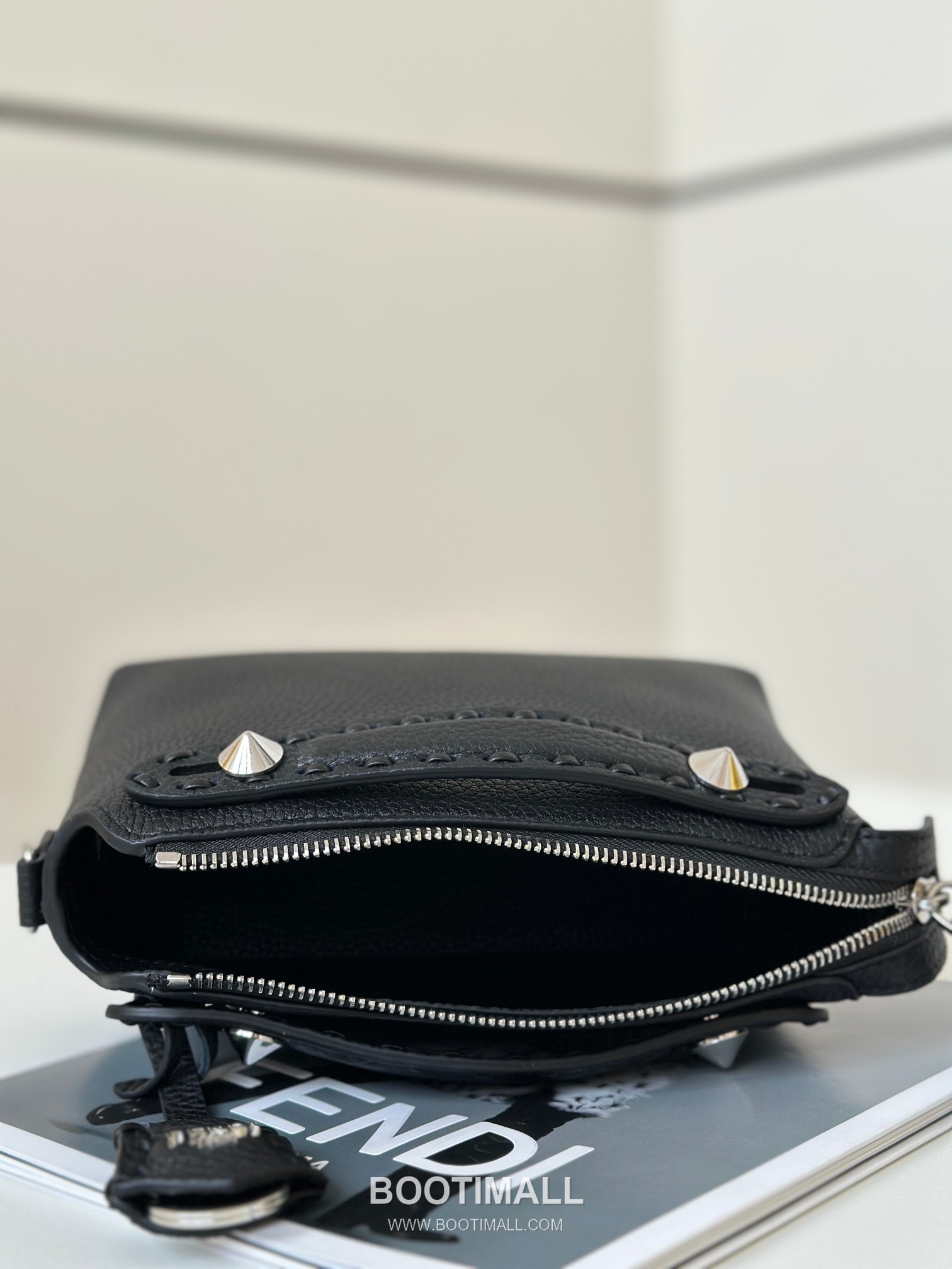 Fendi By The Way Selleria Calfskin Top Handle Bag 펜디 바이 더 웨이 셀레리아 카프스킨 탑핸들백 20cm 11