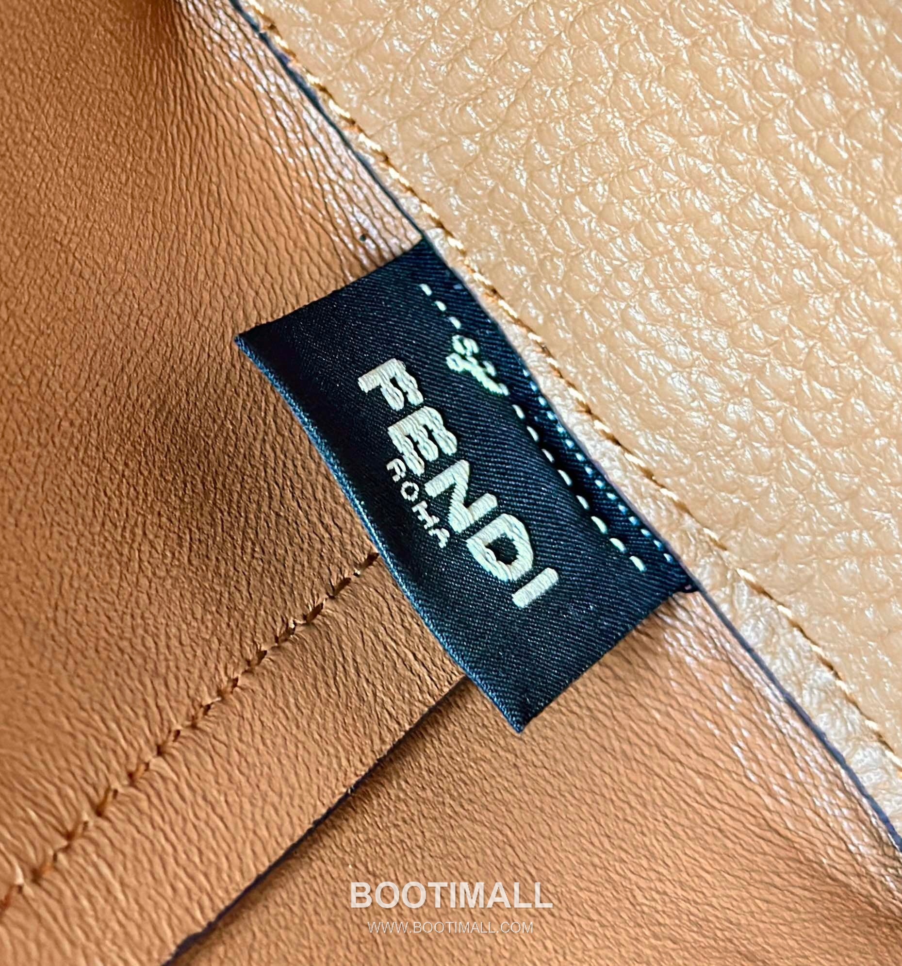 Fendi By The Way Selleria Calfskin Boston Bag 펜디 바이 더 웨이 셀레리아 카프스킨 보스턴백 20cm 17