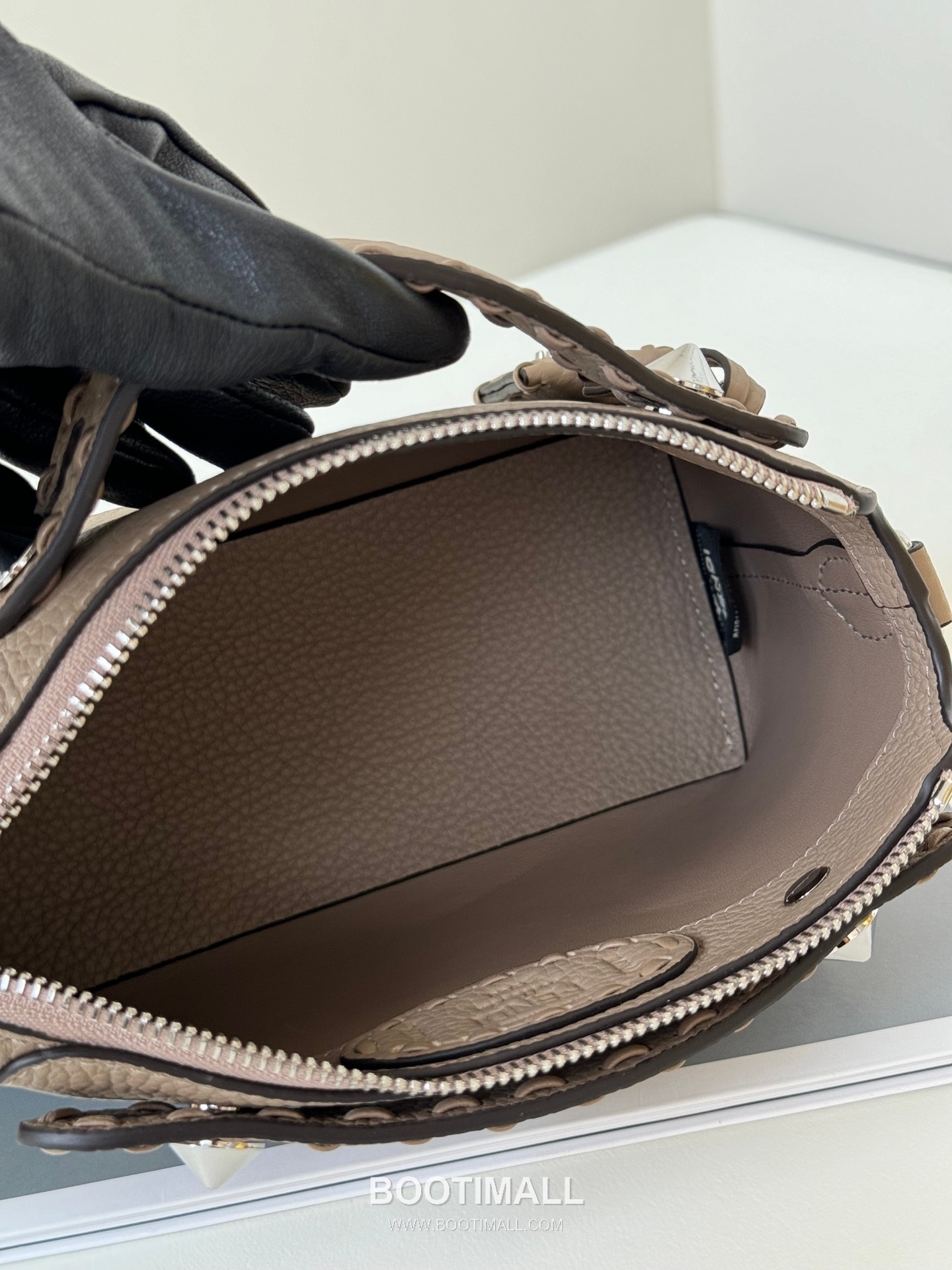 Fendi By The Way Selleria Calfskin Boston Bag 펜디 바이 더 웨이 셀레리아 카프스킨 보스턴백 20cm 13