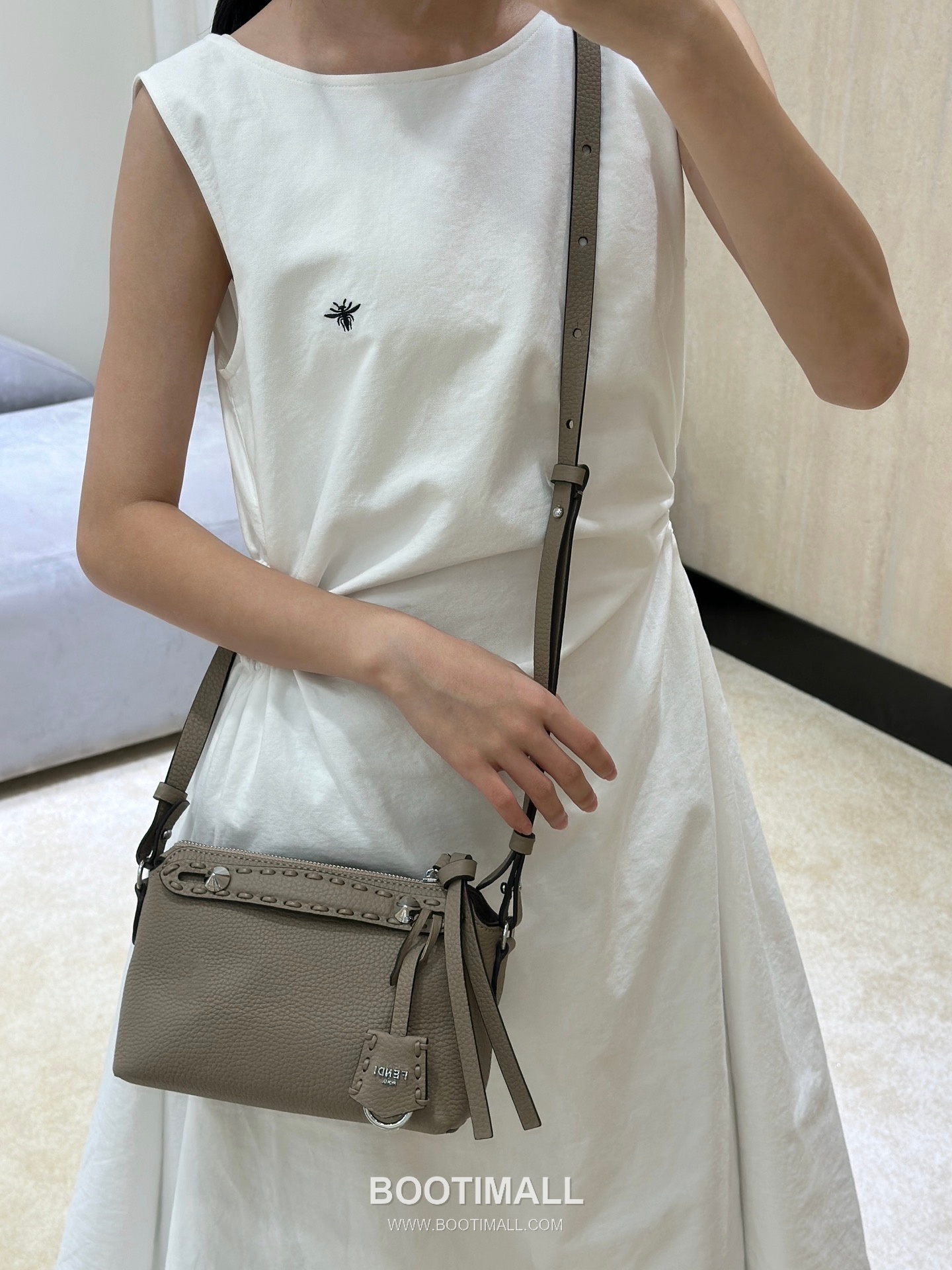 Fendi By The Way Selleria Calfskin Boston Bag 펜디 바이 더 웨이 셀레리아 카프스킨 보스턴백 20cm 14