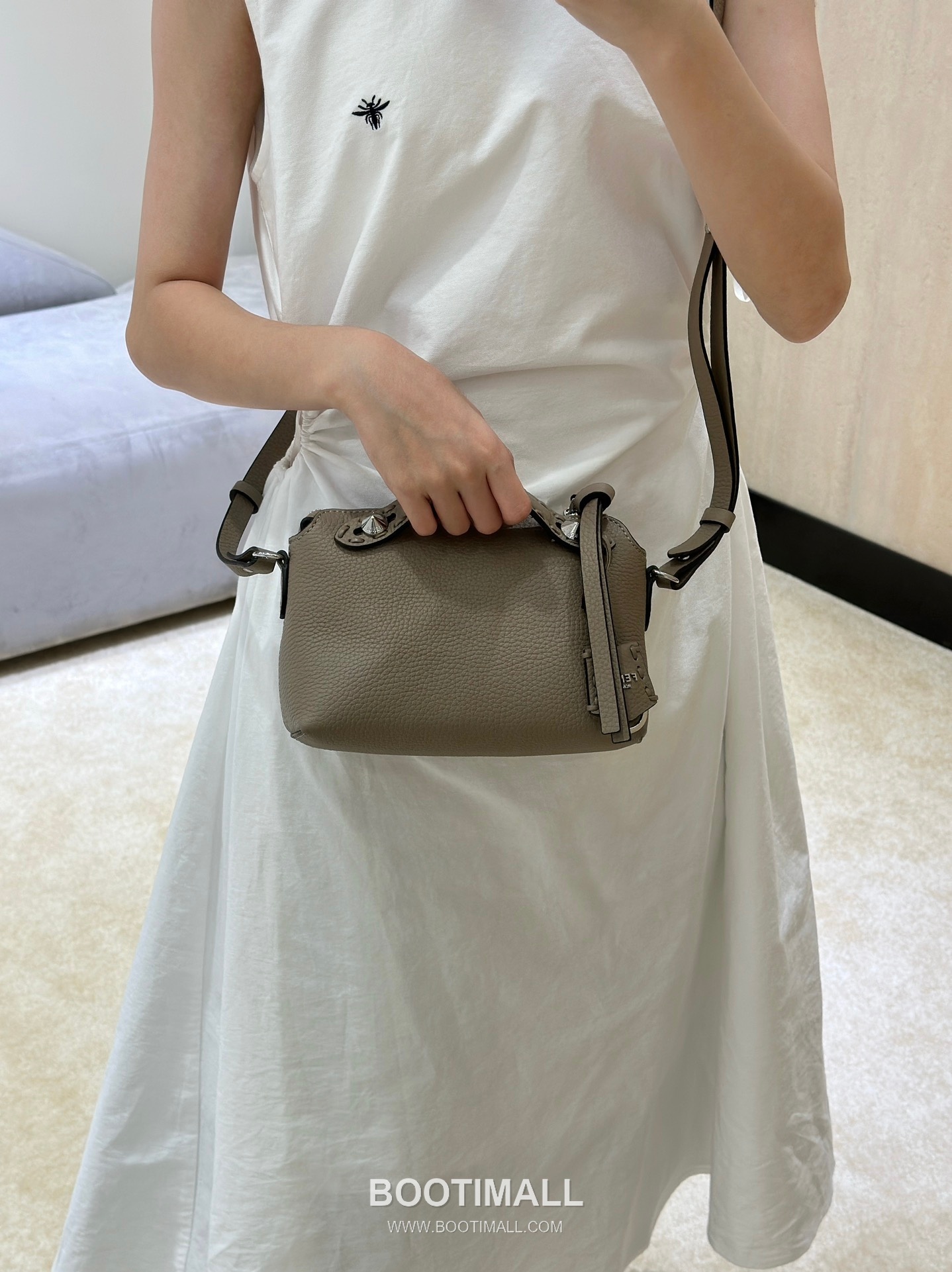 Fendi By The Way Selleria Calfskin Boston Bag 펜디 바이 더 웨이 셀레리아 카프스킨 보스턴백 20cm 17