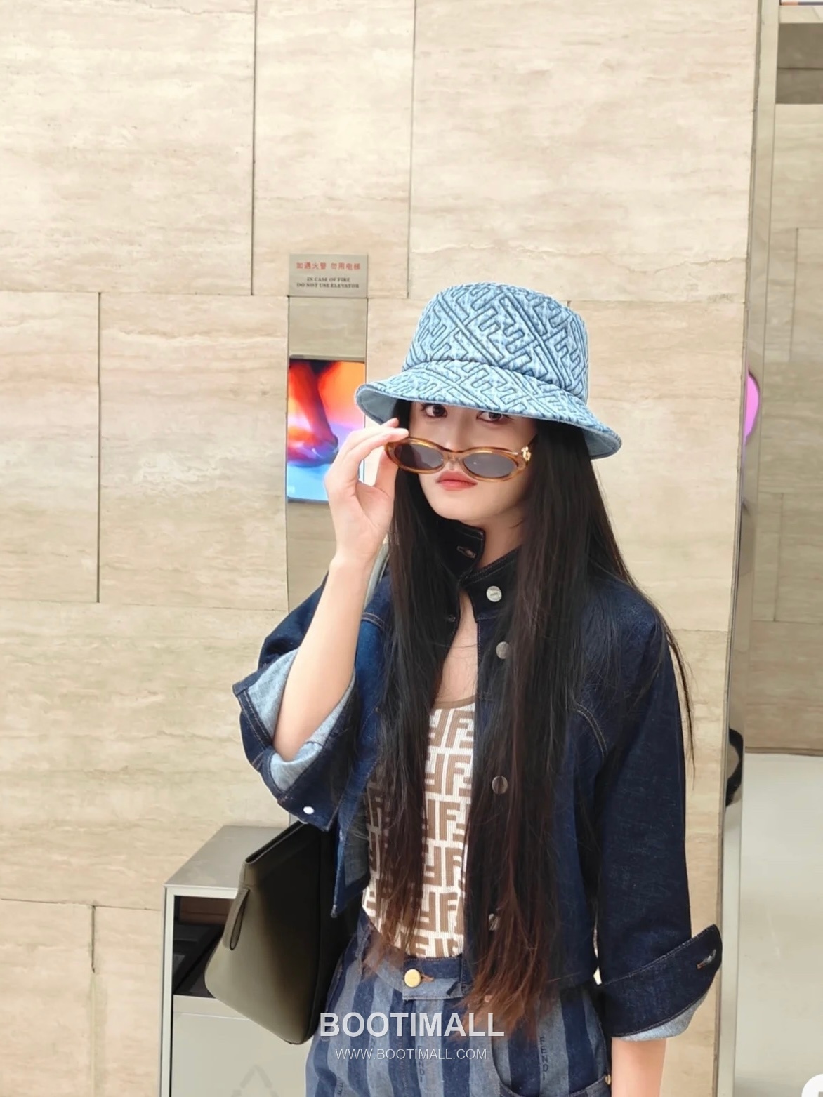 Fendi Origami Foldable Suede Calfskin Convertible Bag 펜디 오리가미 폴더블 스웨이드 카프스킨 컨버터블백 27cm 2