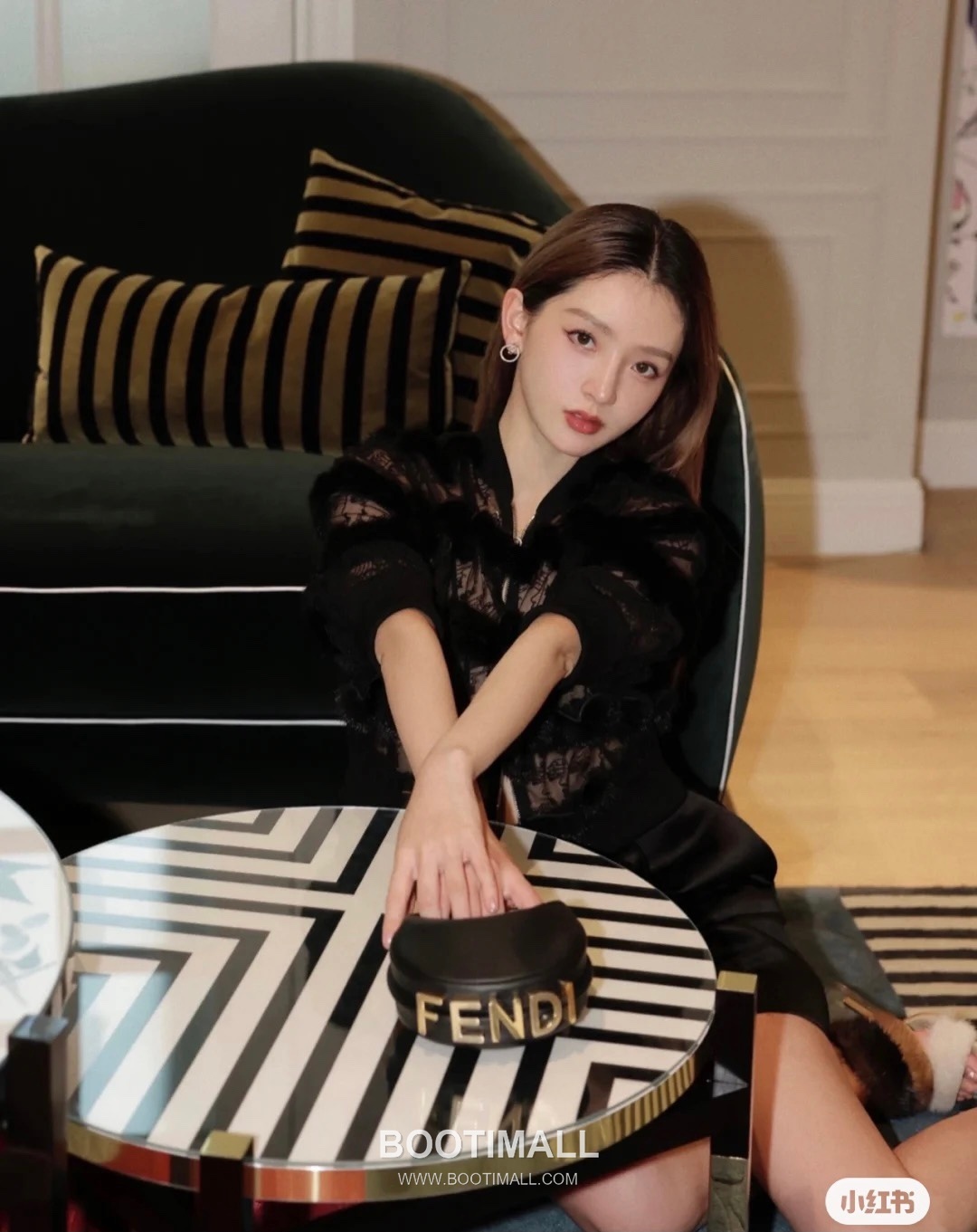 Fendi Fendigraphy Mini Cowhide Beige Shoulder Bag 펜디 그래피 미니 소가죽 베이지 숄더백 16.5cm 25