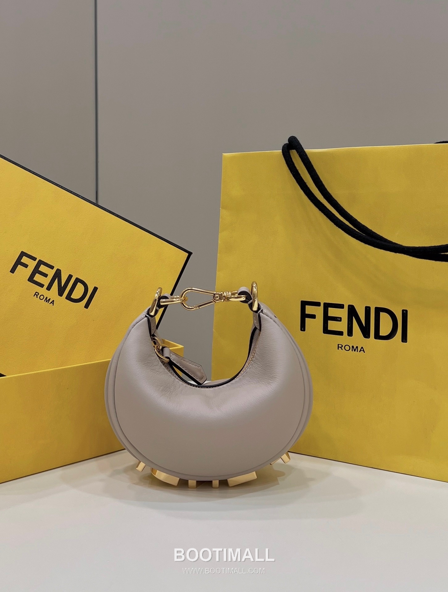 Fendi Fendigraphy Mini Cowhide Shoulder Bag 펜디 그래피 미니 소가죽 숄더백 29cm 9