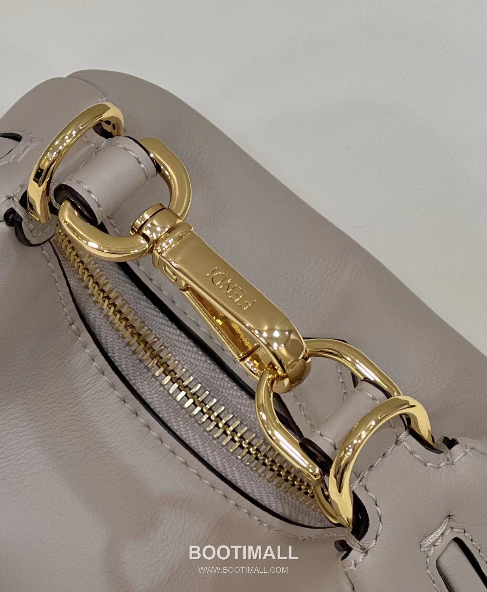 Fendi Fendigraphy Mini Cowhide Shoulder Bag 펜디 그래피 미니 소가죽 숄더백 29cm 11