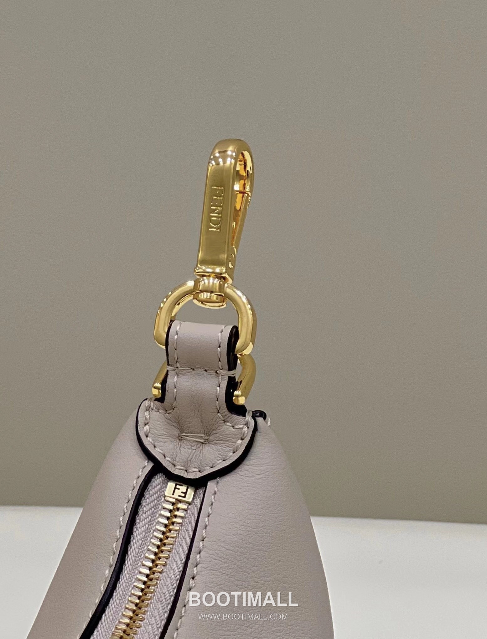 Fendi Fendigraphy Mini Cowhide Shoulder Bag 펜디 그래피 미니 소가죽 숄더백 29cm 12