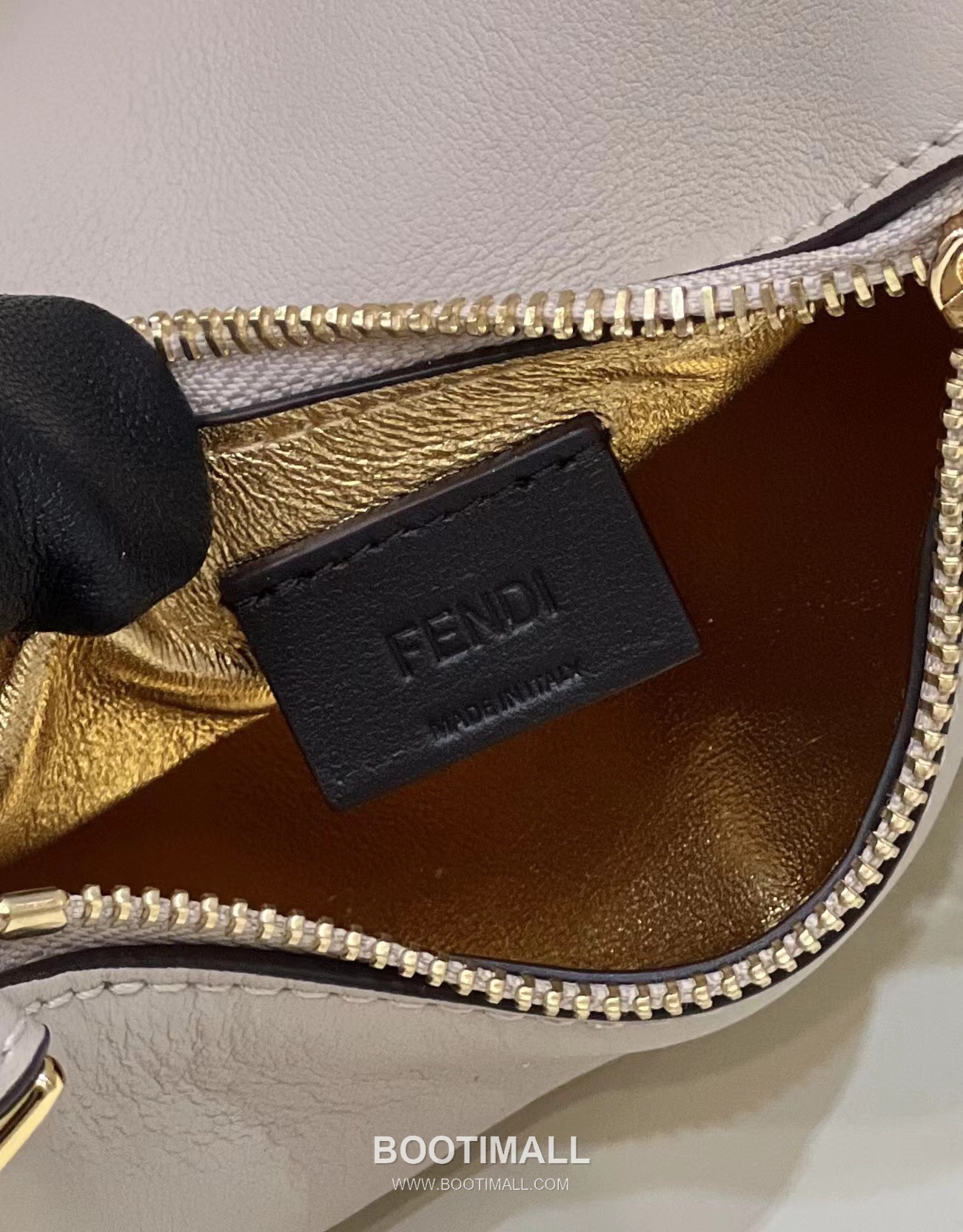 Fendi Fendigraphy Mini Cowhide Shoulder Bag 펜디 그래피 미니 소가죽 숄더백 29cm 13