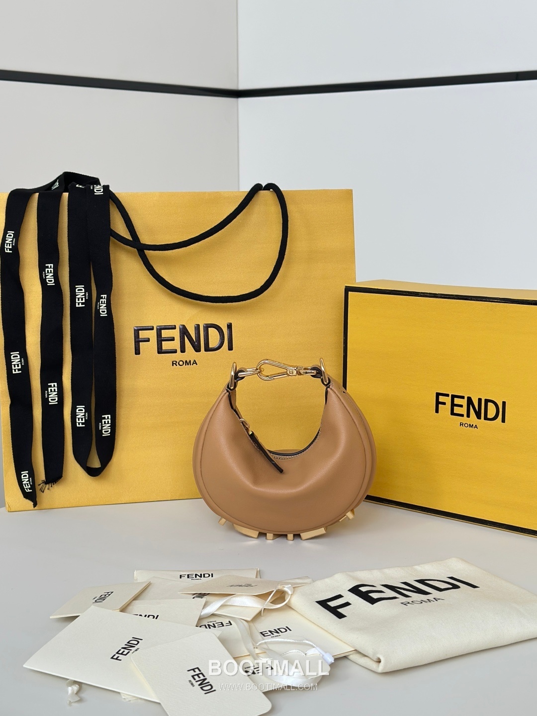 Fendi Fendigraphy Leather Shoulder Bag 펜디 펜디그래피 가죽 숄더백 16.5cm 6