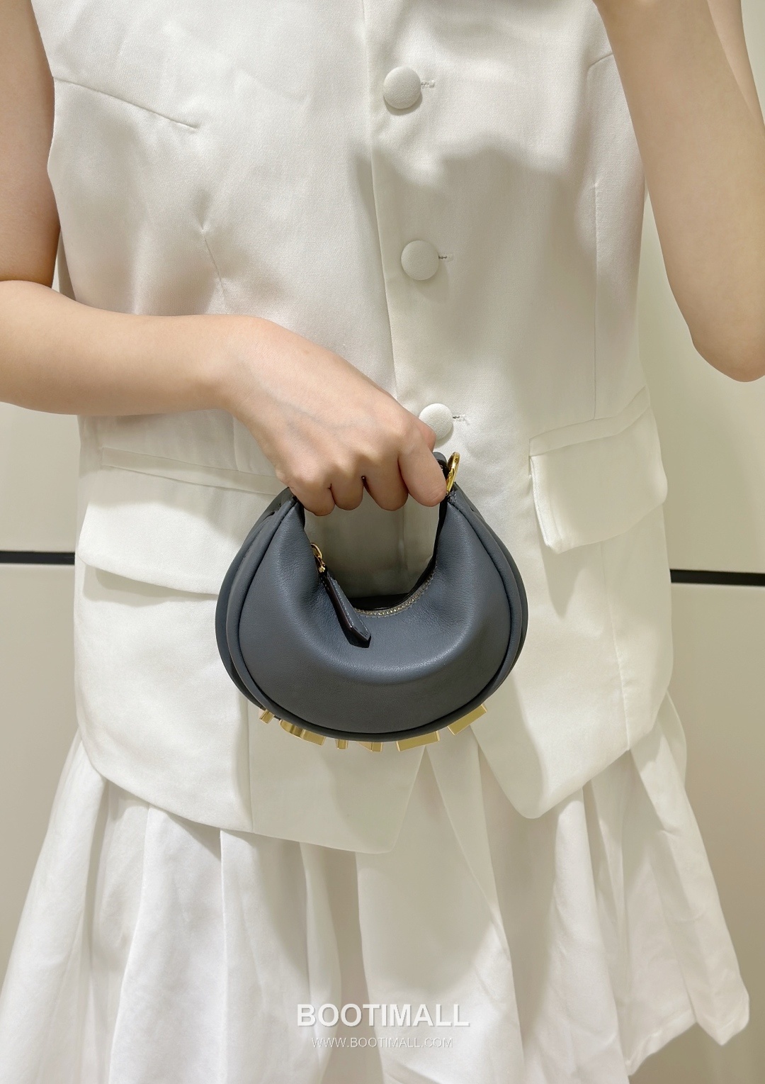 Fendi Fendigraphy Mini Soft Cowhide Shoulder Bag 펜디 그래피 미니 소프트 소가죽 숄더백 16.5cm 2