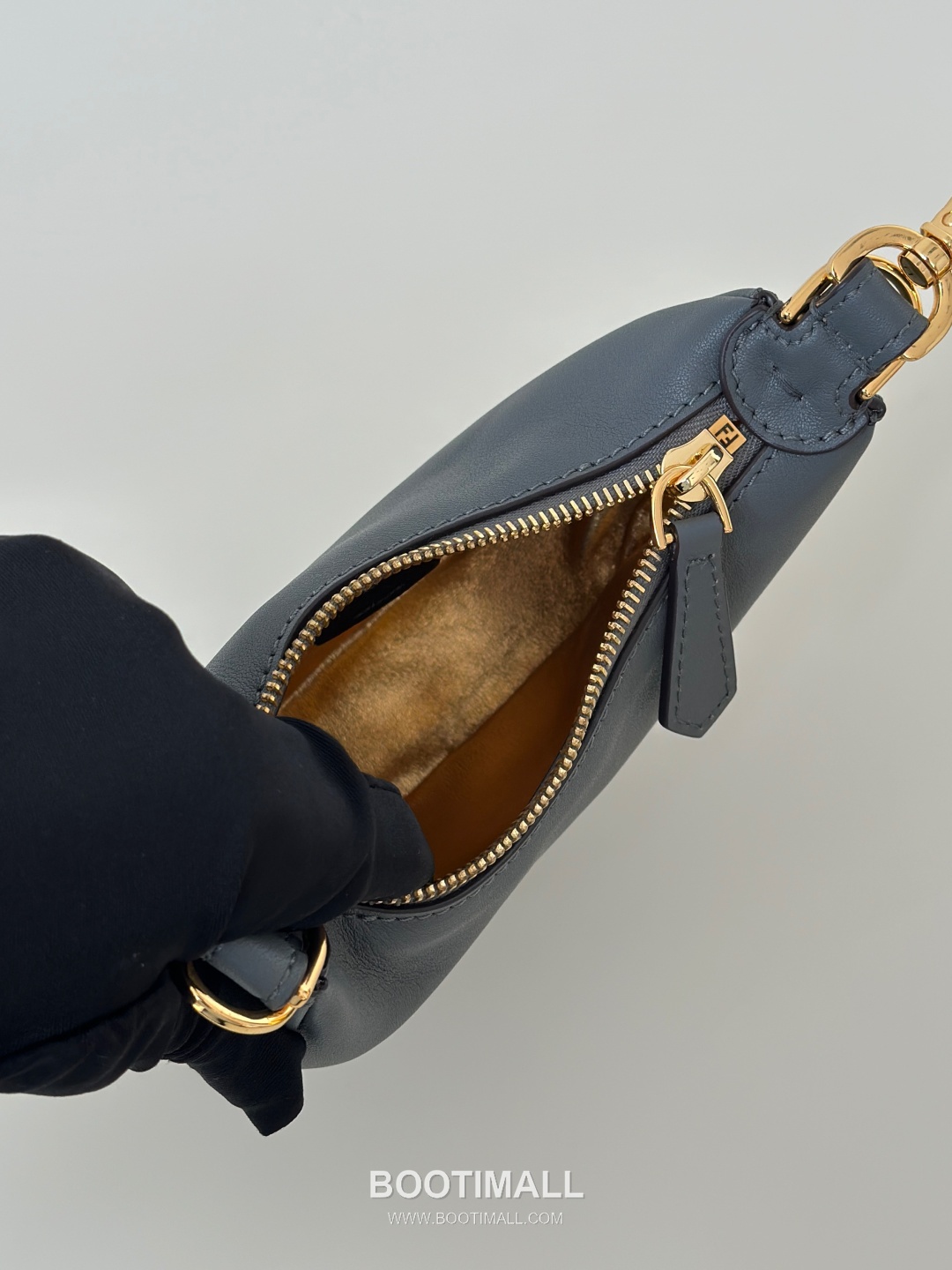 Fendi Fendigraphy Mini Soft Cowhide Shoulder Bag 펜디 그래피 미니 소프트 소가죽 숄더백 16.5cm 12