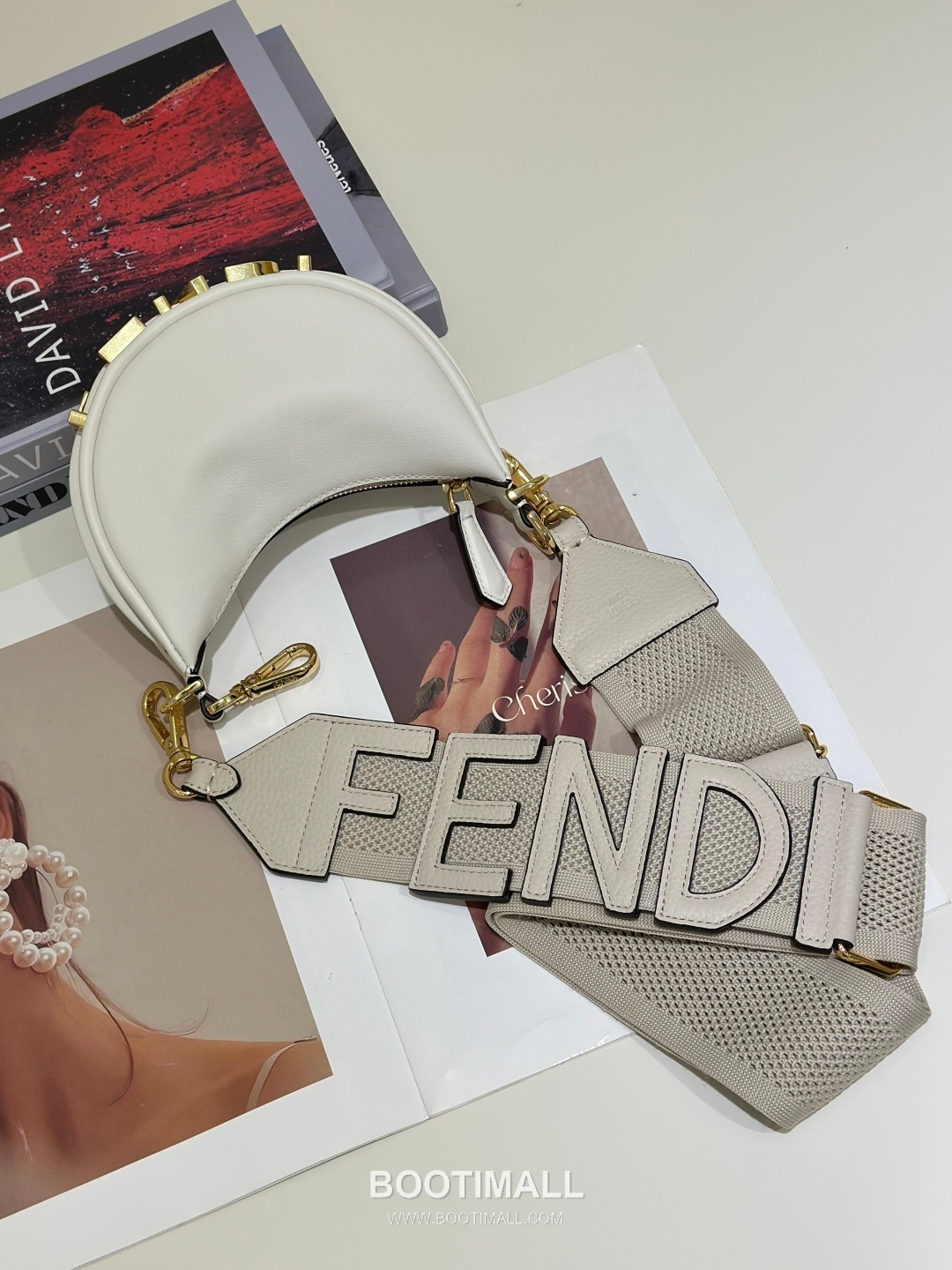 Fendi Fendigraphy Calfskin Mini Shoulder Bag 펜디 펜디그래피 송아지가죽 미니 숄더백 16.5cm 2