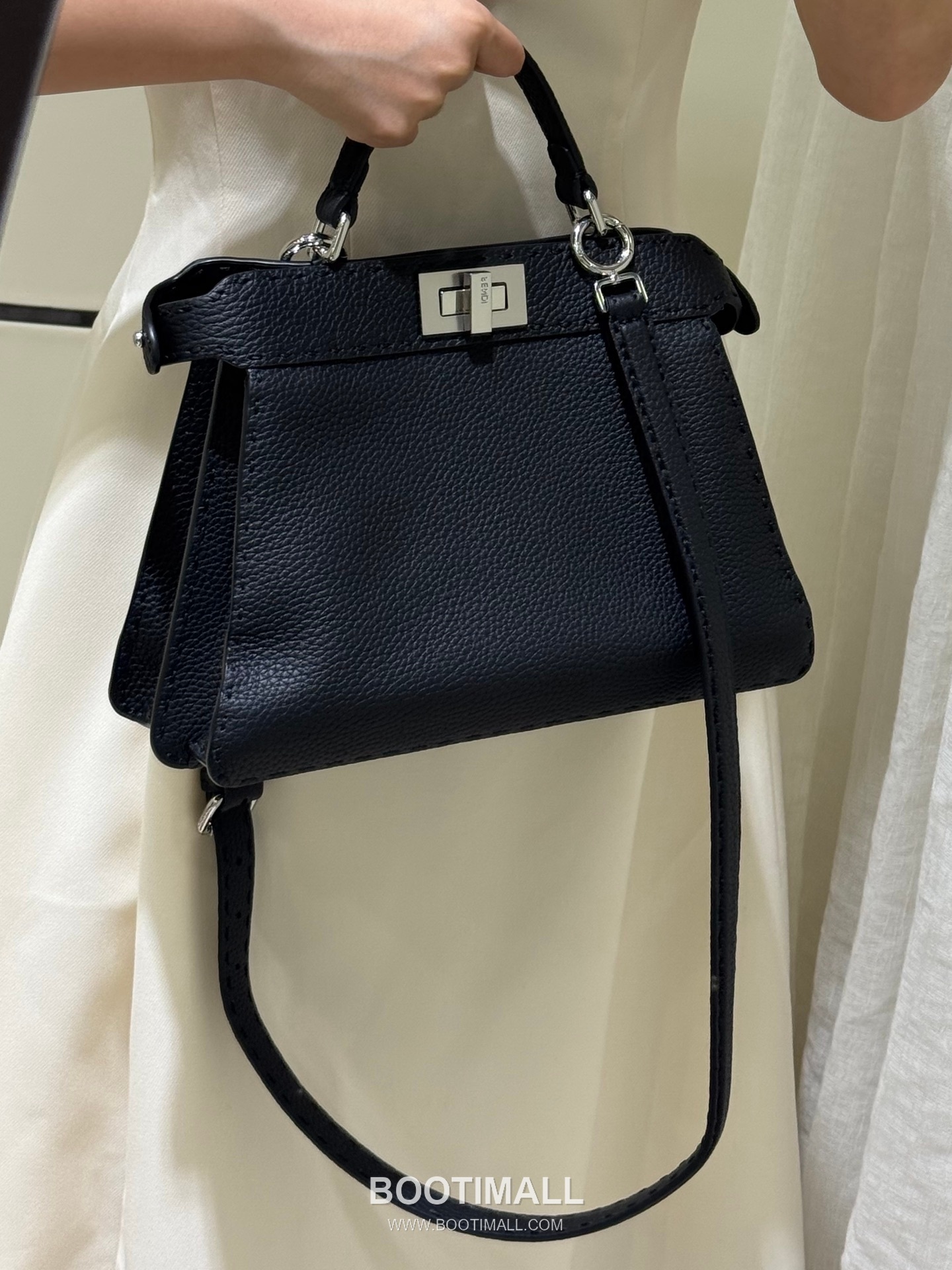 Fendi Peekaboo Small Calfskin Top Handle Bag 펜디 피카부 스몰 송아지가죽 탑핸들백 27cm 3
